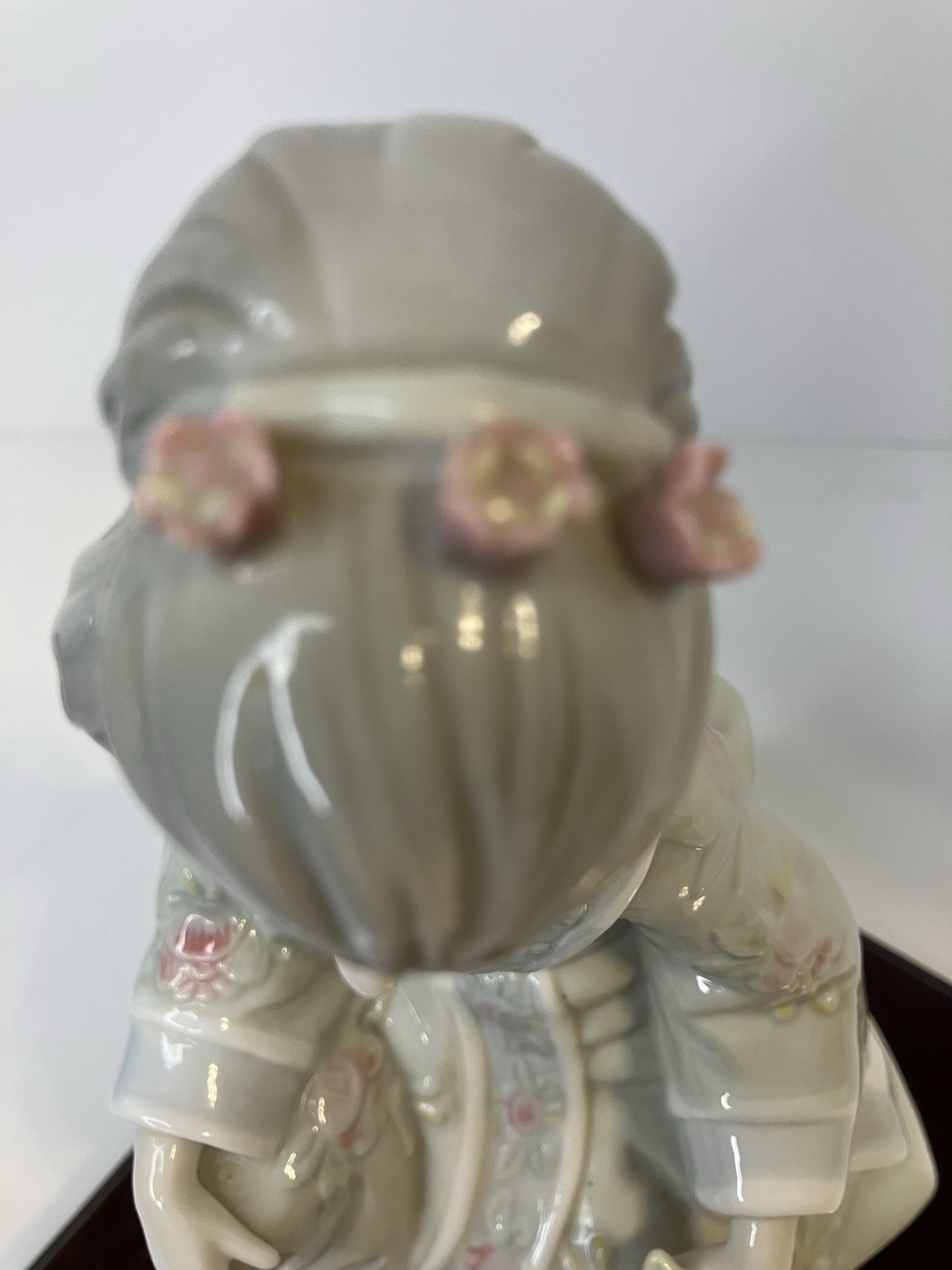Vintage Porcelain Geisha Girl Figurine 9 Inch Extrene Detail