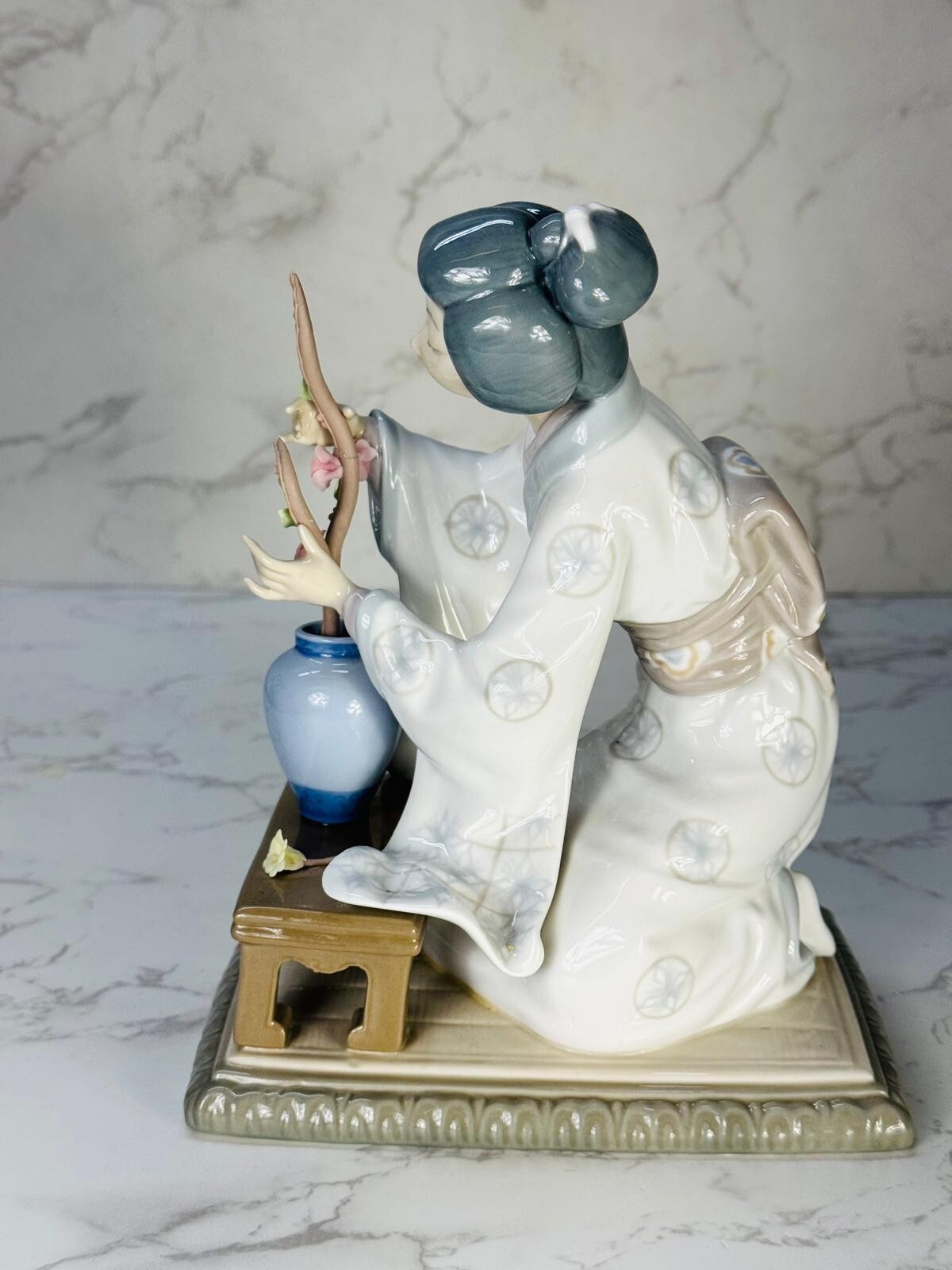 Lladro Japanese Geisha Flower Arranger Porcelain Figurine 4840