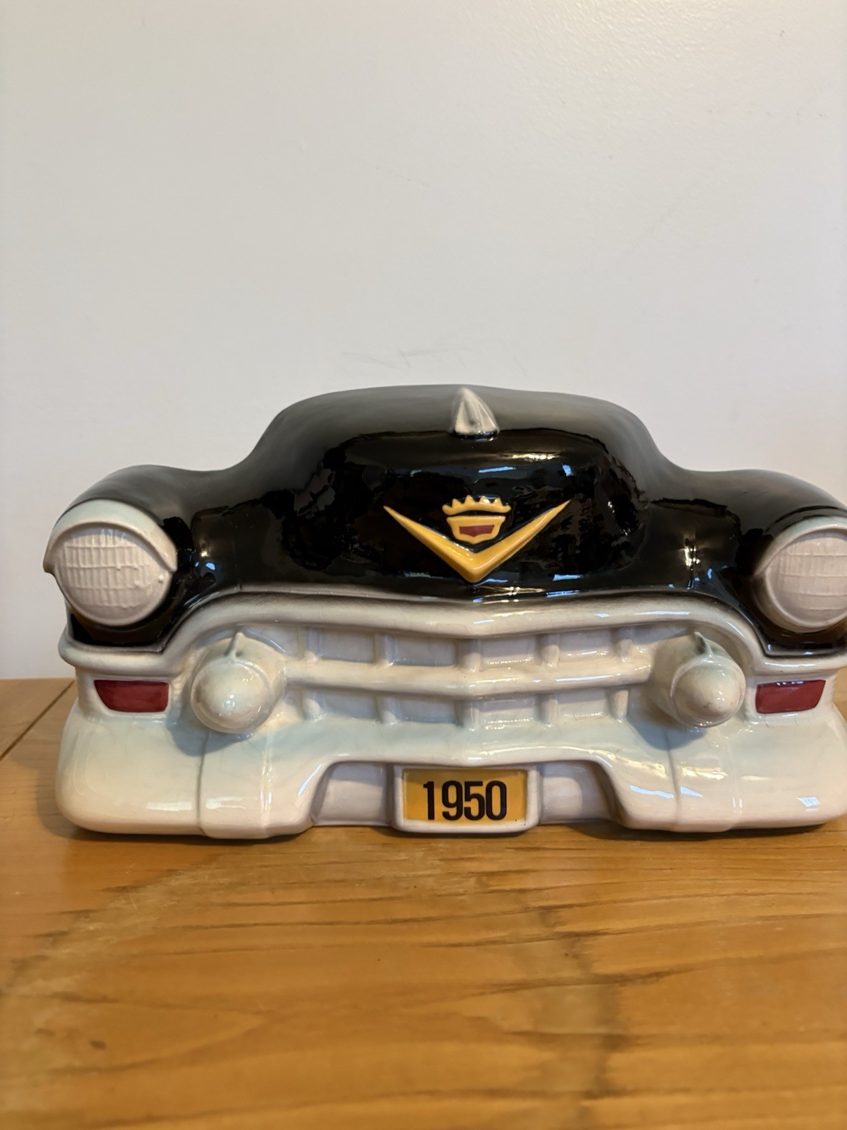 Vintage 1950s Ceramic Car Front Figurine Glossy Black/White w/Gold Red