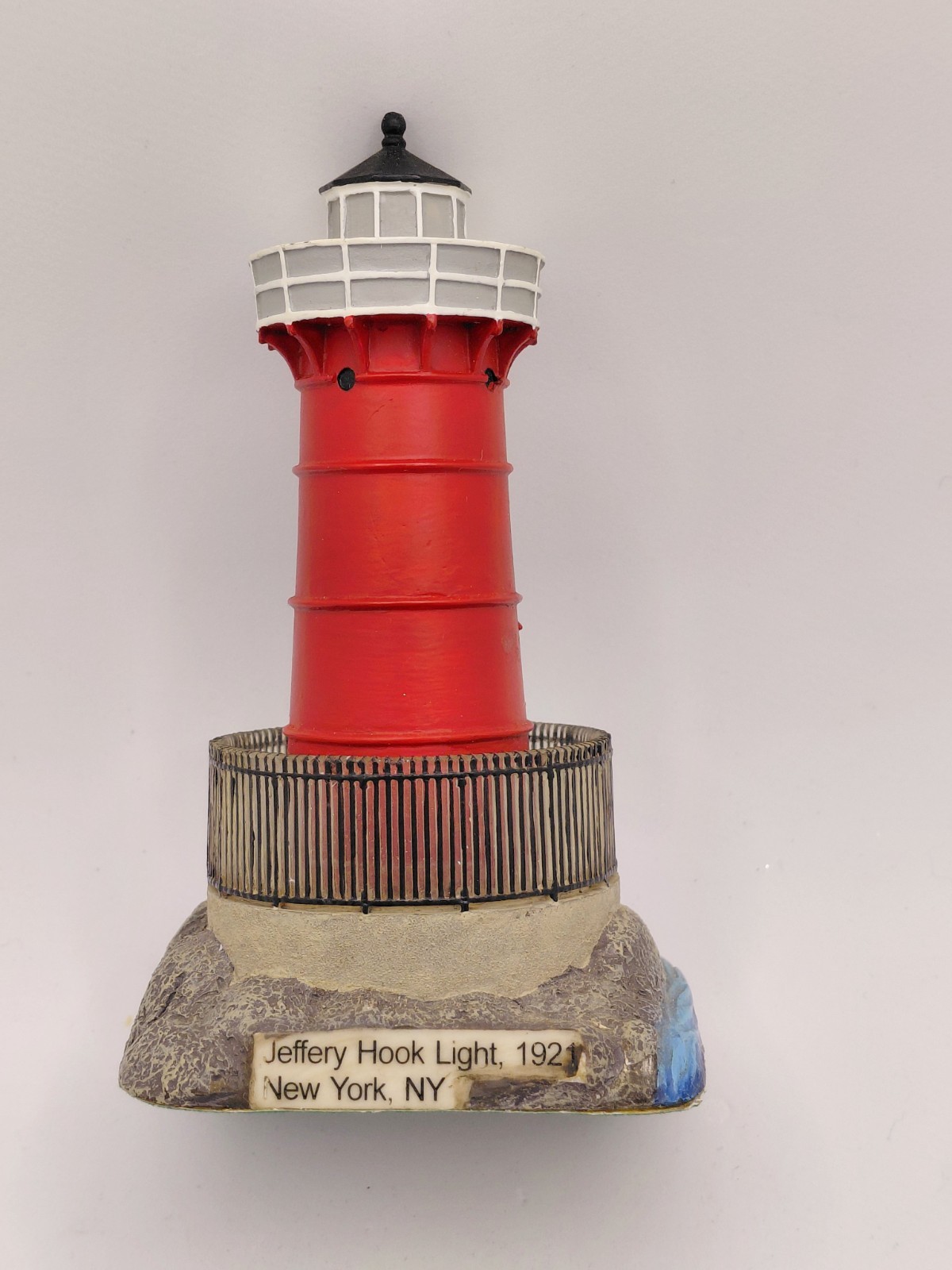 Lefton’s Historical American Lighthouse Figurine – Jeffrey Hook – New York
