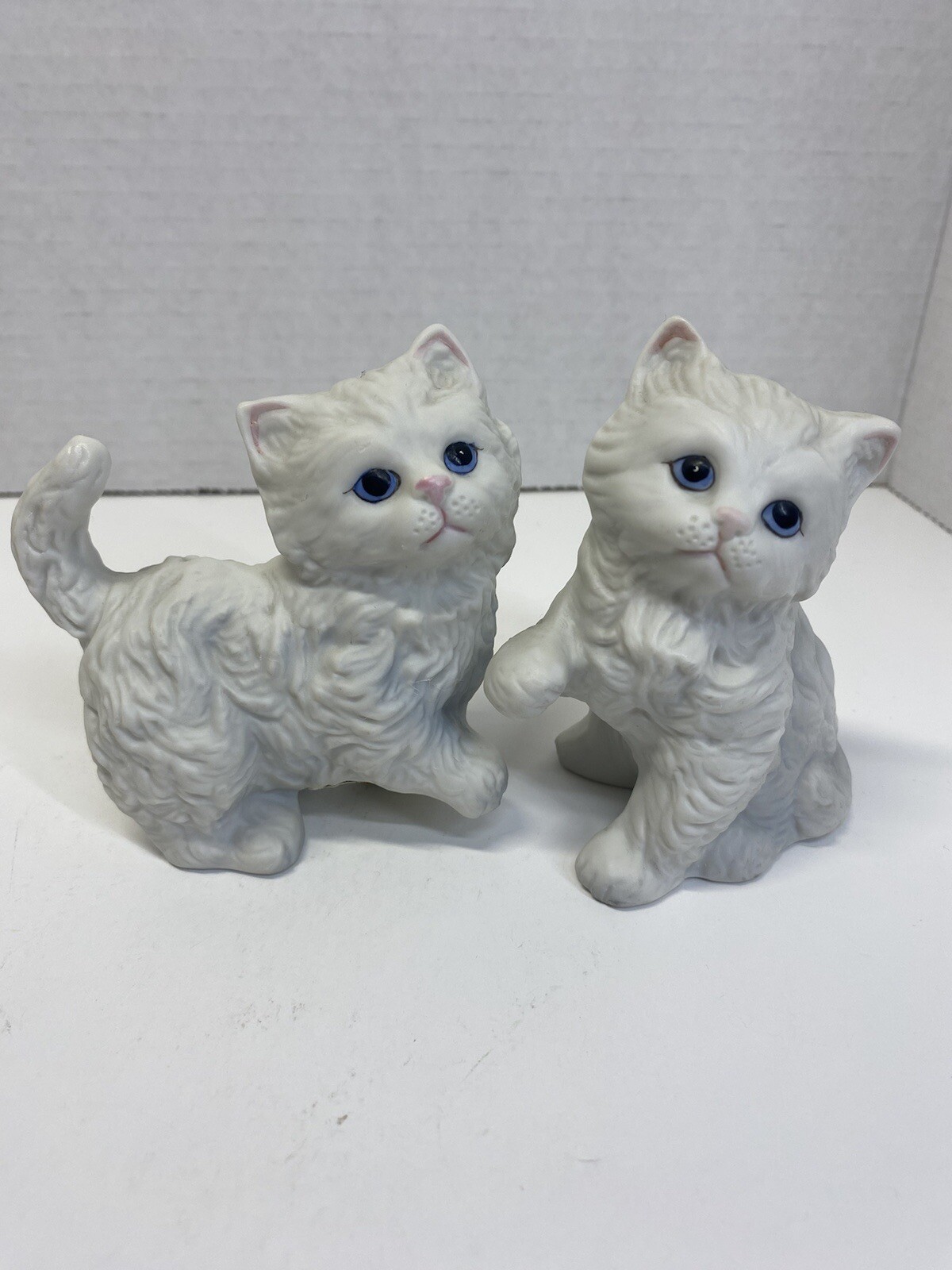 Vintage HOMCO Home Interior Fluffy White Cats Figurine Persian #1413 READ