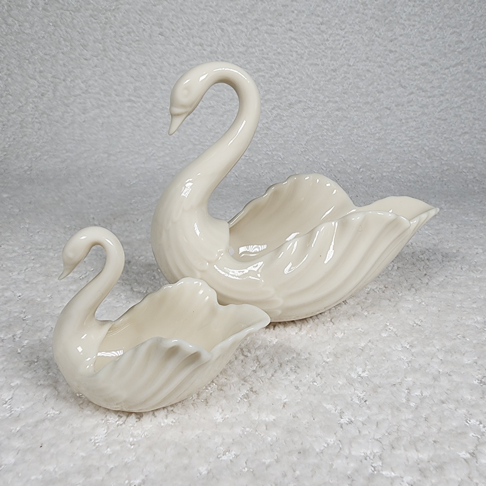 Lenox Vintage Ivory Porcelain Swans Cake Topper Set of 2 Trinket Dish Made in US