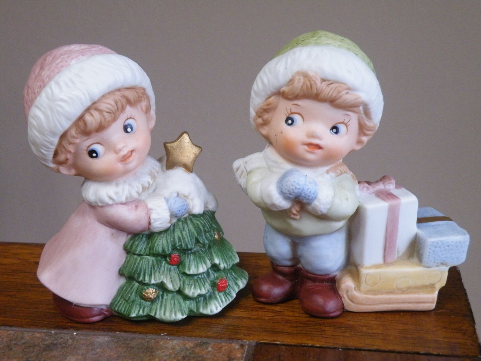 2 Vintage HOMCO Christmas CHILDREN Boy & Girl FIGURINES Ceramic #5556 FREE SHIP