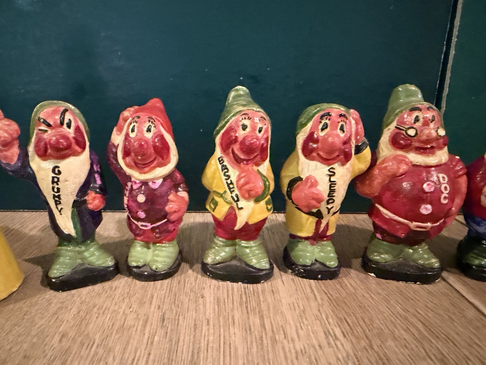 Lincoln Logs: Rare Snow White & the Seven Dwarves. Repainted. c1930s