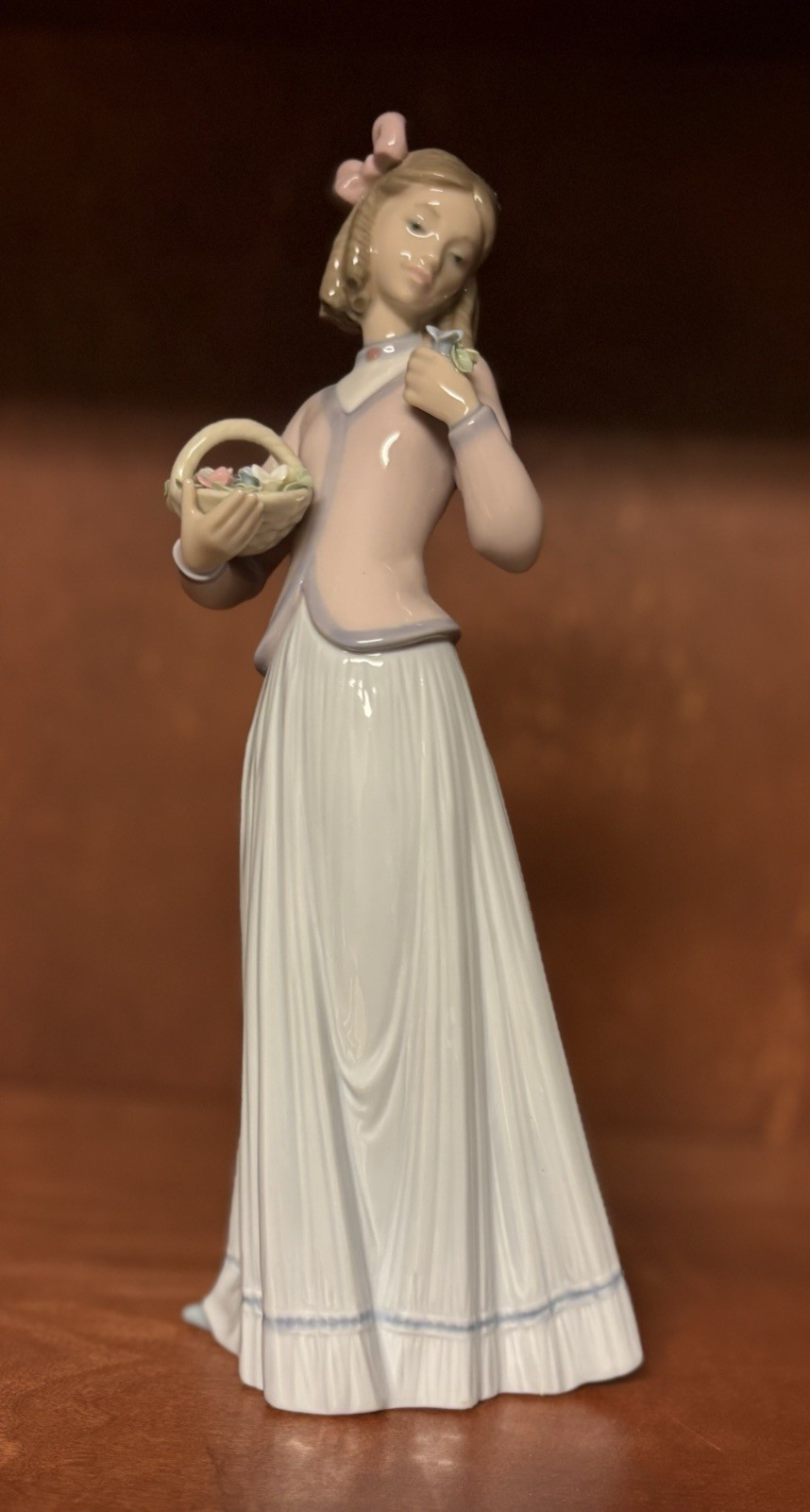 Lladro #7644 Innocence In Bloom 10” Tall Figurine Girl With Flowers