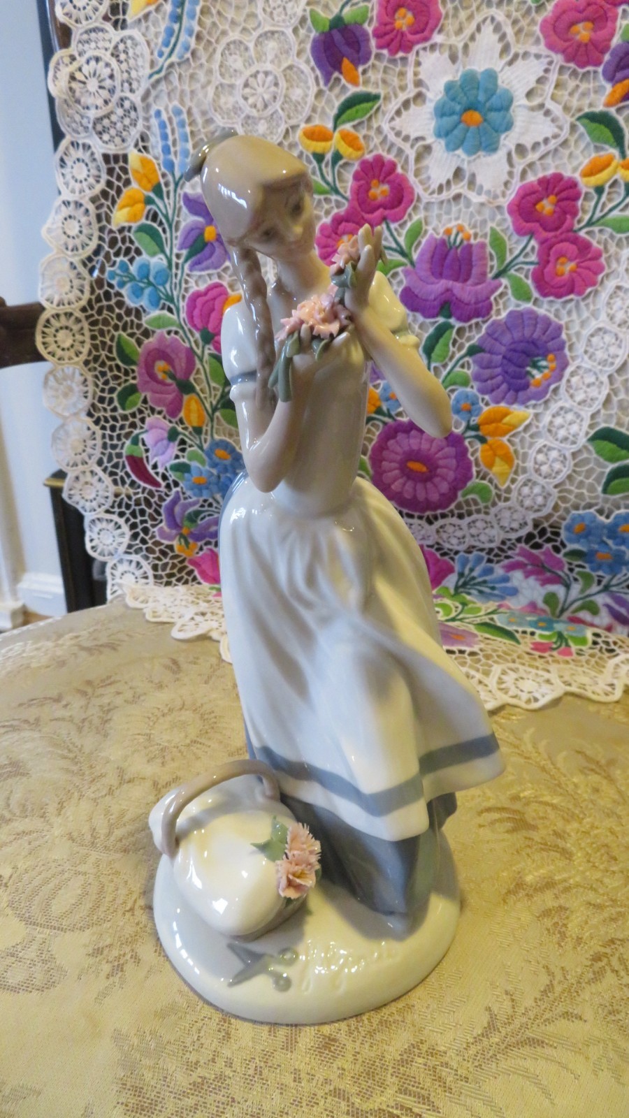 1983 Cecilia The Carnation Maiden Fine Porcelain Figurine Fulgencio Garcia Lopez