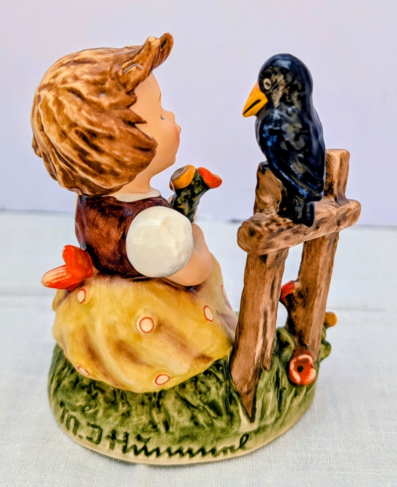 Goebel Hummel Figurine “Sing With Me” #405 original box – TMK-6