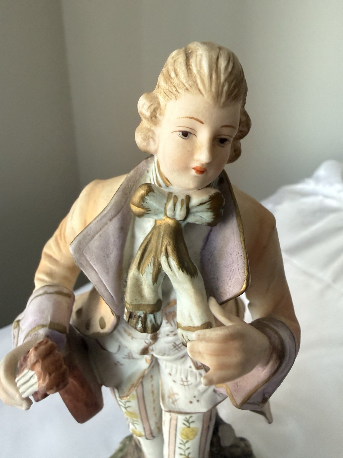 Vintage Andrea by Sadek Bisque Porcelain Figurine Colonial Musician 8.5” AS-IS