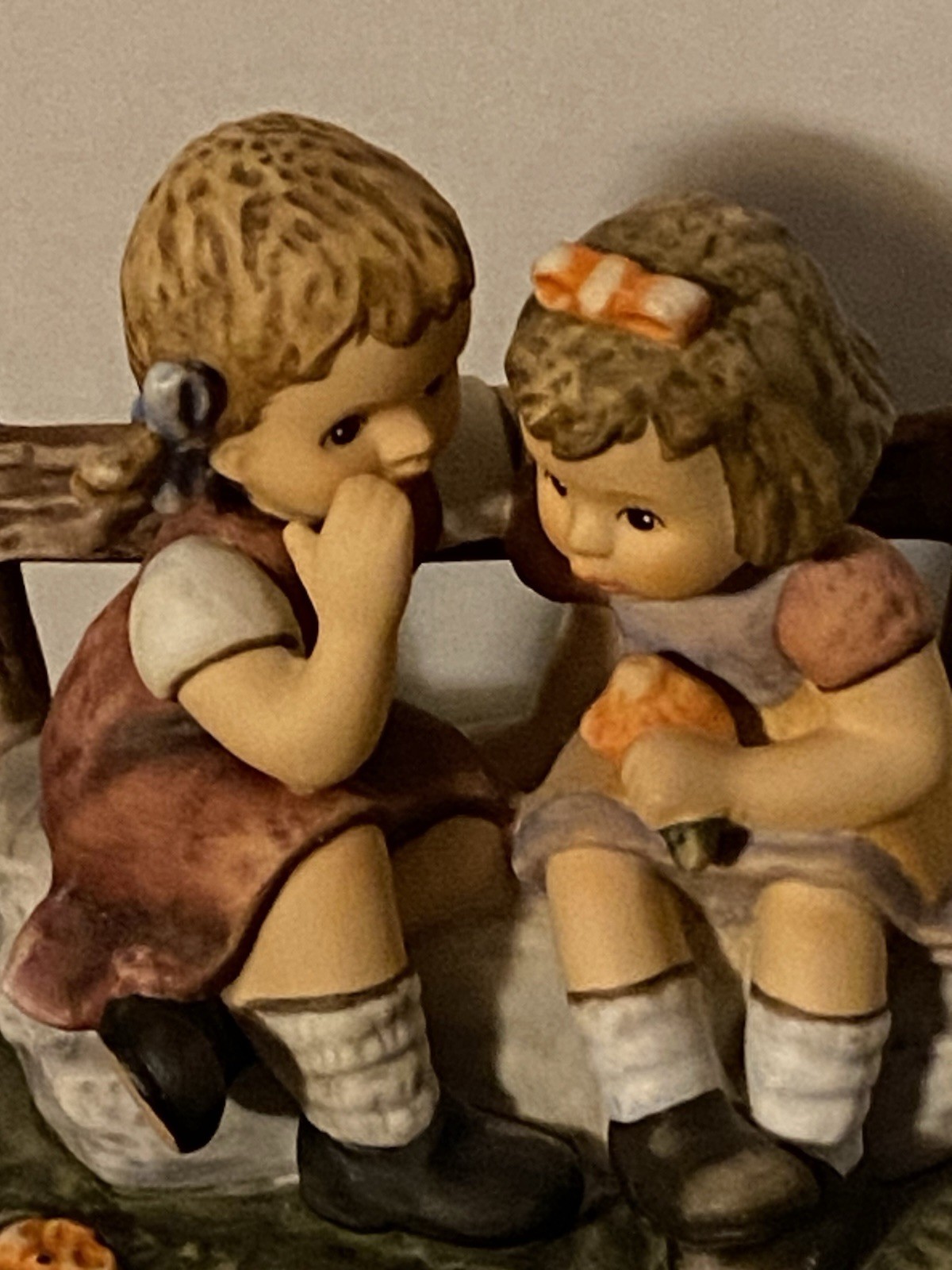 Beautiful Goebel Figurine Little Girls Called Sharing Secrets. Germany Vintage.