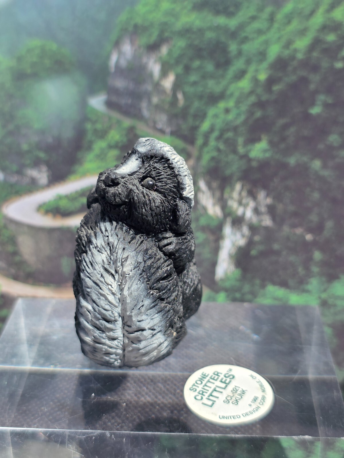 Miniature Stone Critters SCL-021 Skunk 2” figurine