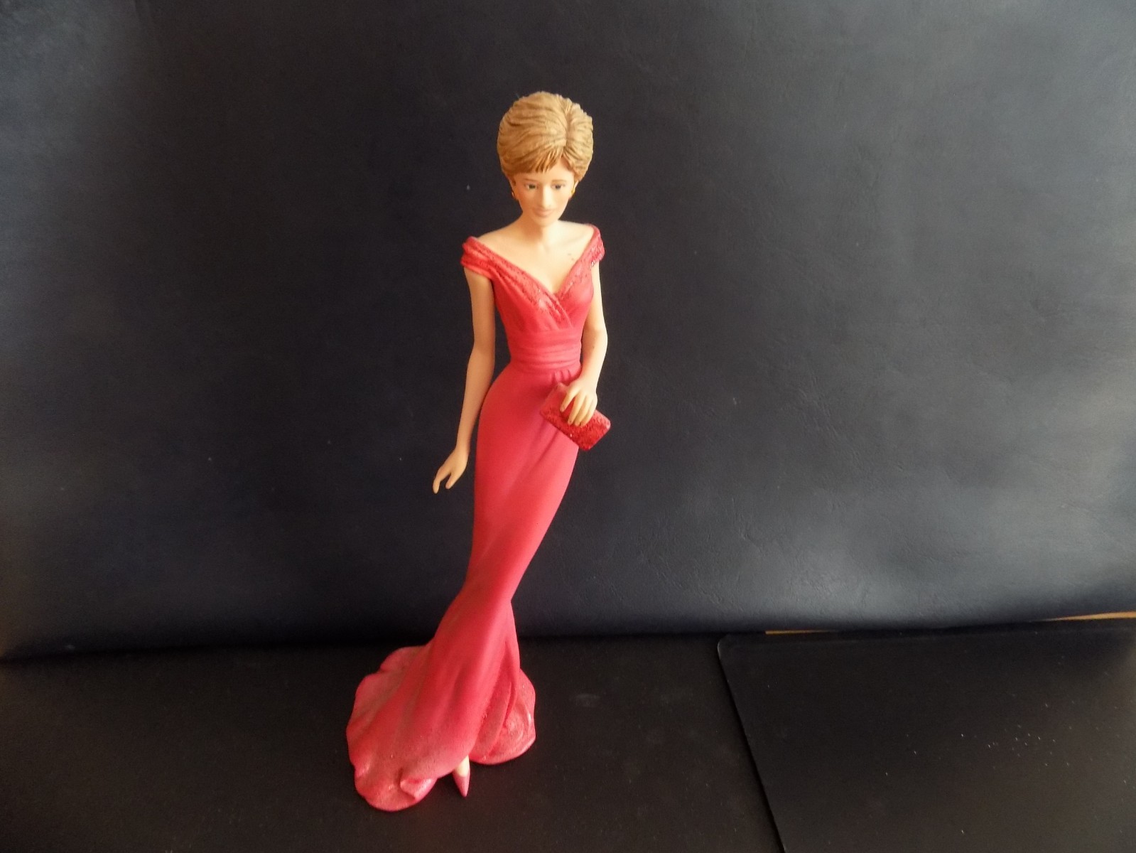 Hamilton Elegant Beauty Part of the ” Princess Of Our Hearts Series Figurine 8″