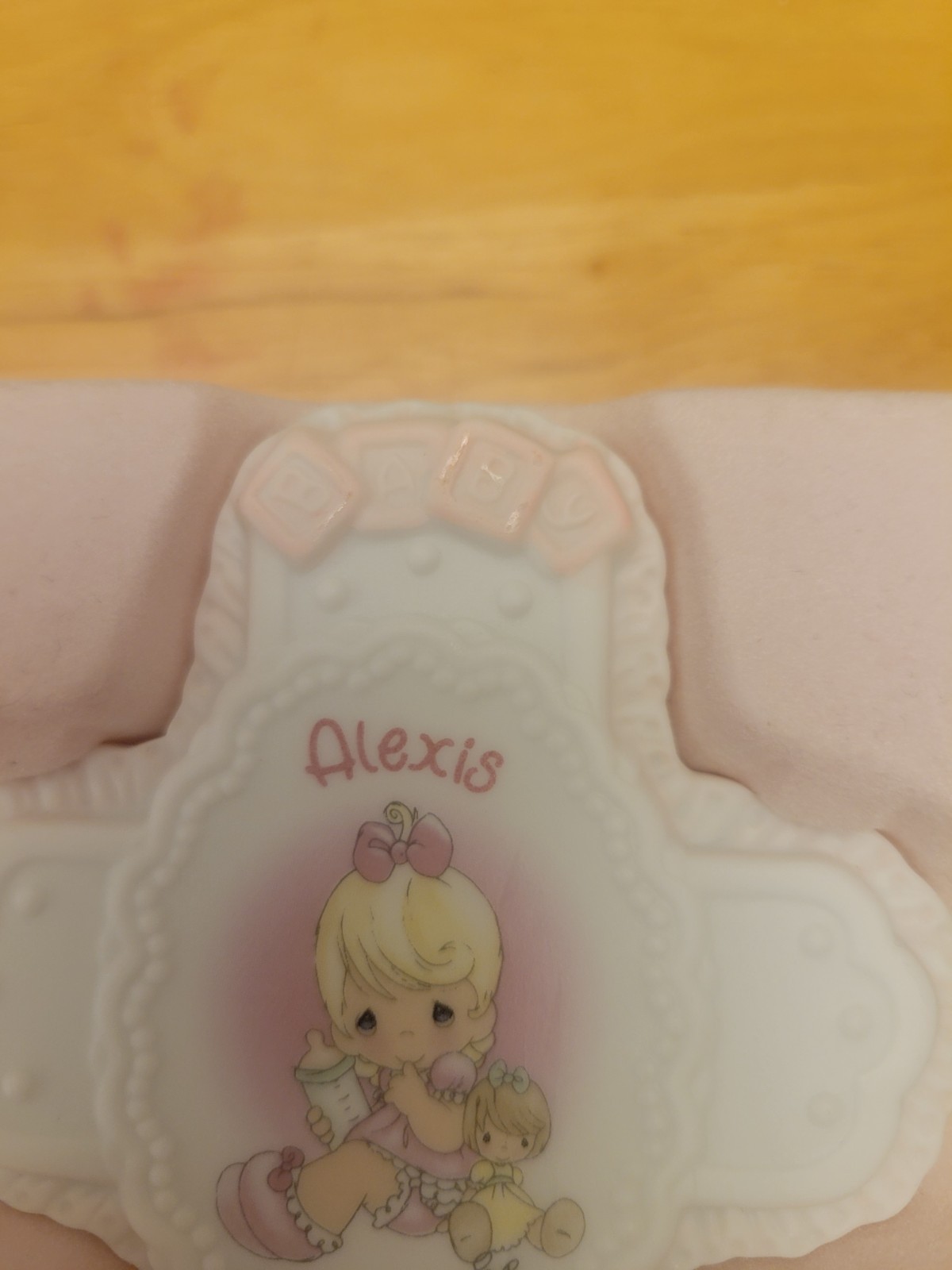 Precious Moments “Jesus Loves Me” Baby Girl Porcelain Wall Cross BAPTISM Names