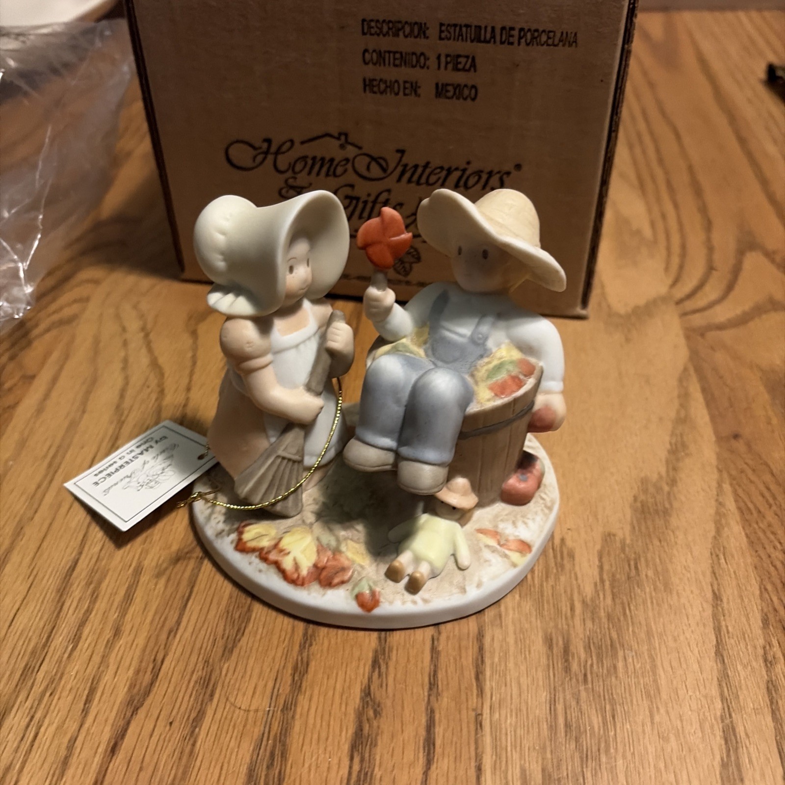 VTG 1998 Circle of Friends by Masterpiece “Fall Is In the Air” #11551-98, HOMCO