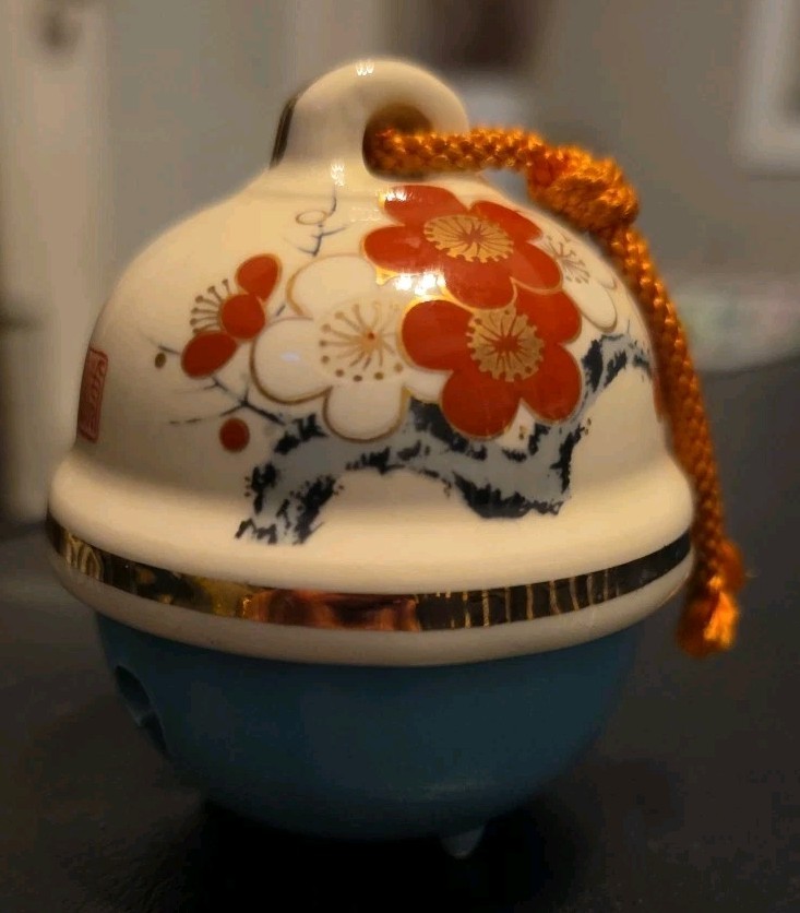 Vintage Dorei Kutani Ware Bell Hand Made Painted & Signed Japanese 3.375″Hx3″D