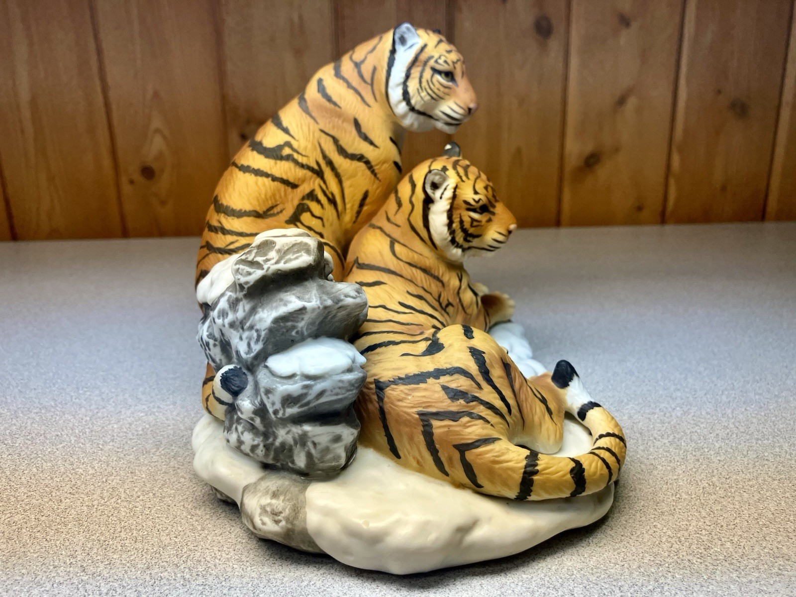 Masterpiece Porcelain By Homco 1996 Endangered Species Siberian Tigers