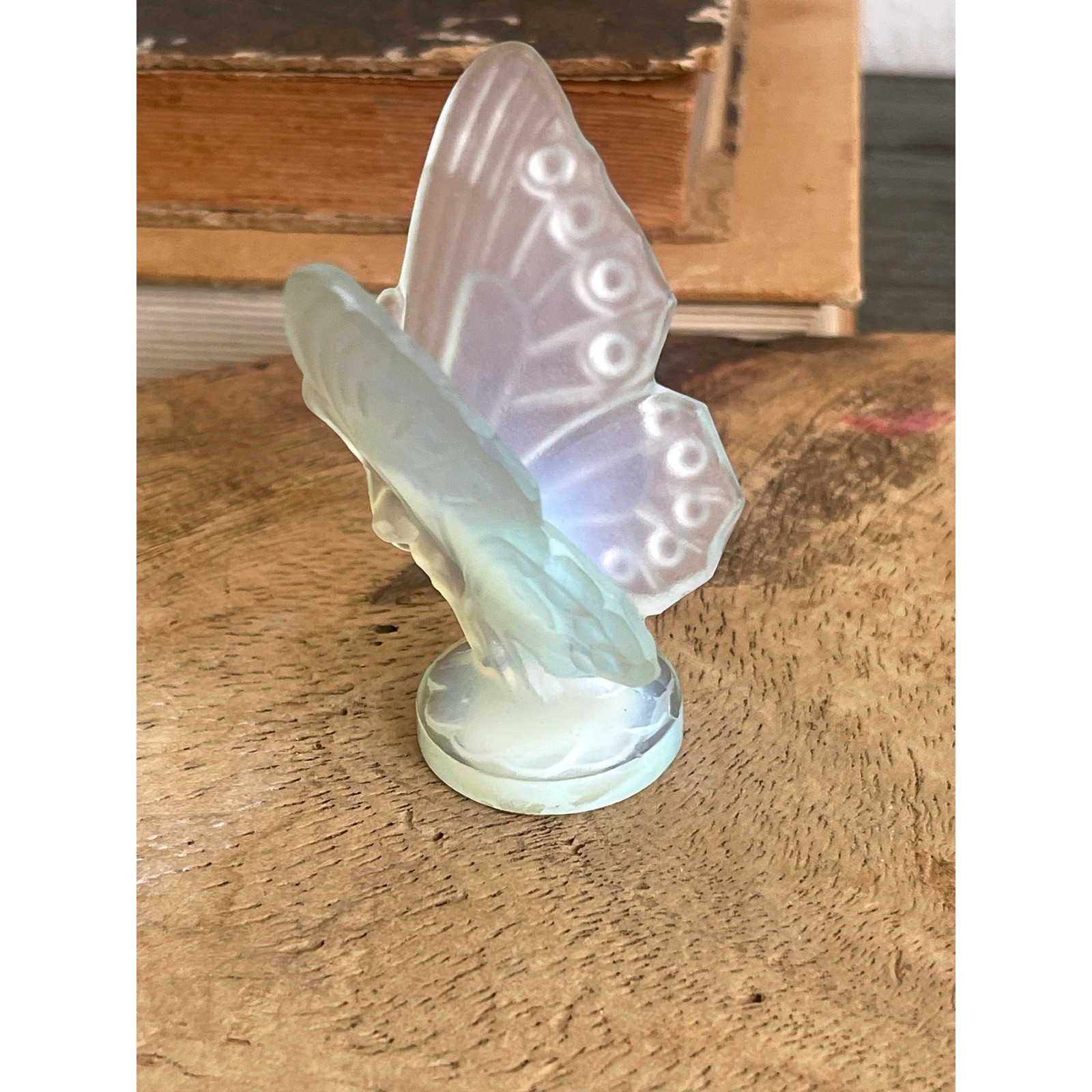 Vtg Sabino France Opalescent Art Glass Butterfly Figurine w/ Original Label 3″