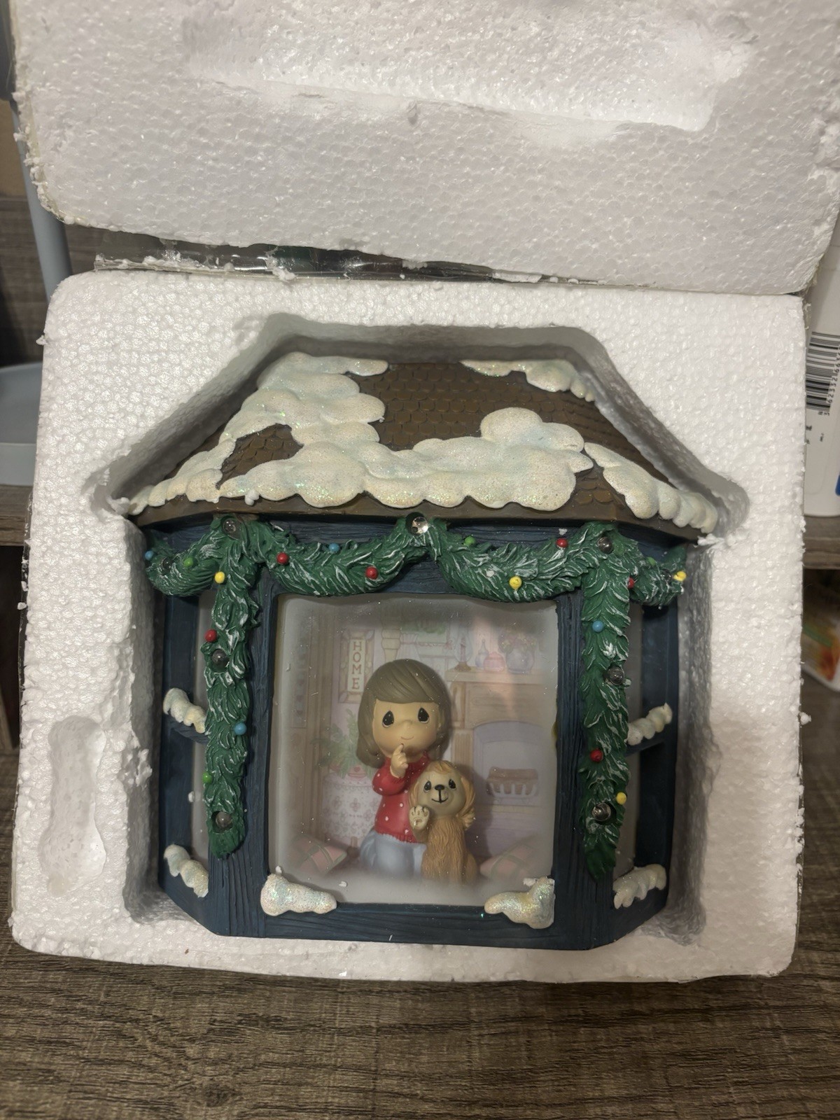 Boxed Precious Moments 2013 “Share The Gift Of Love” Music Box Figurine #141102