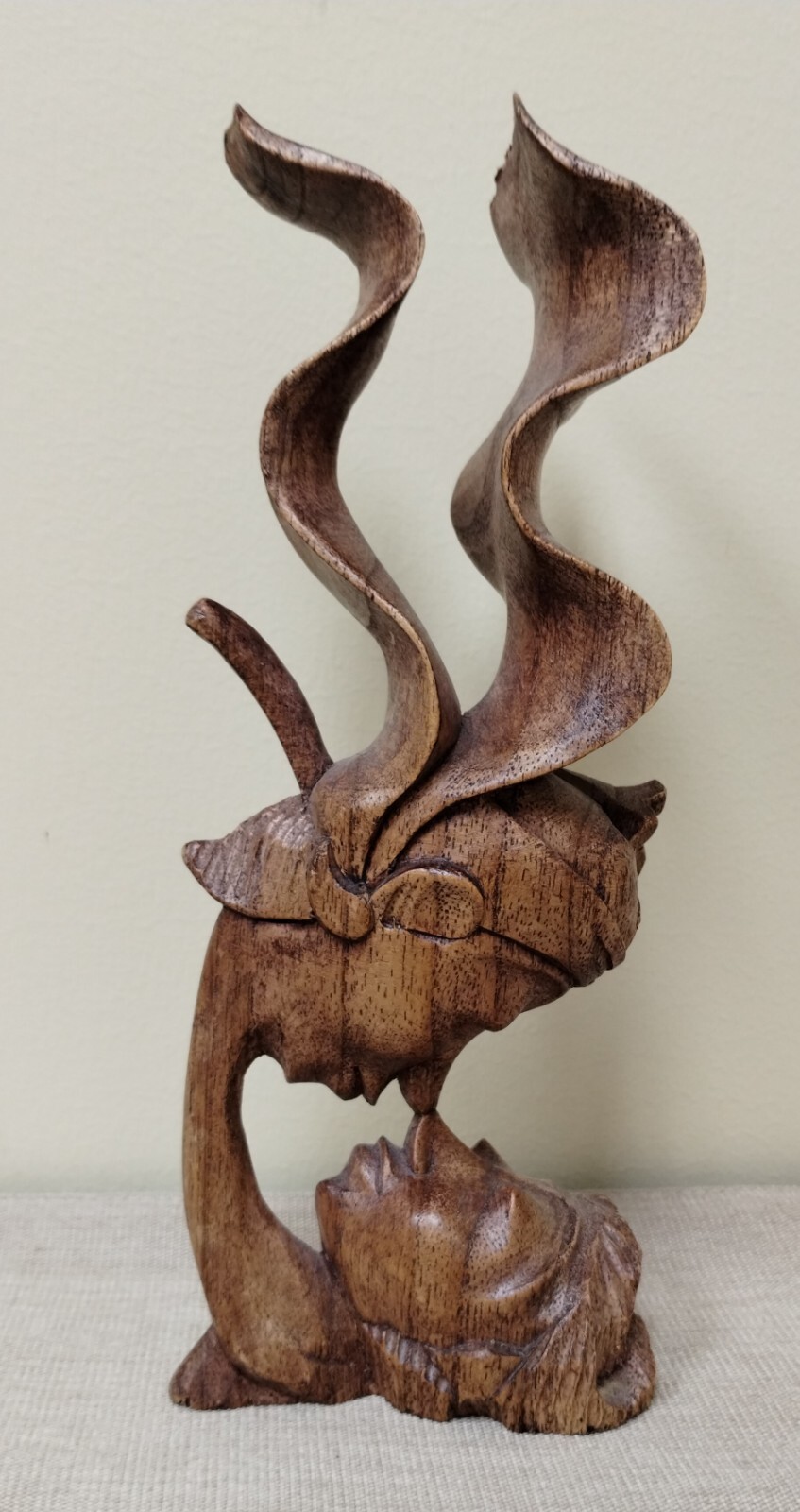 Carved Wood Exotic Kissing Loving Couple Sculpture Carving 8.5 inches