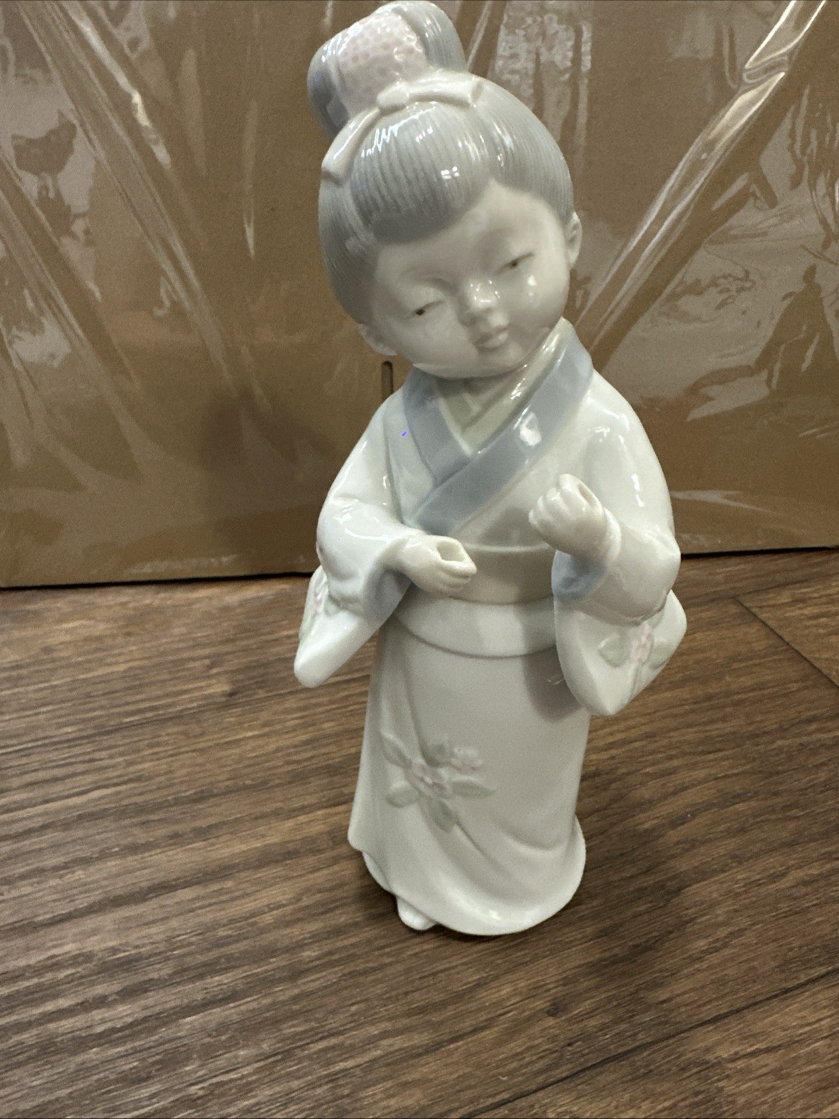 KPM Germany Porcelain Figurine Asian Geisha Woman 9″ tall pre-owned