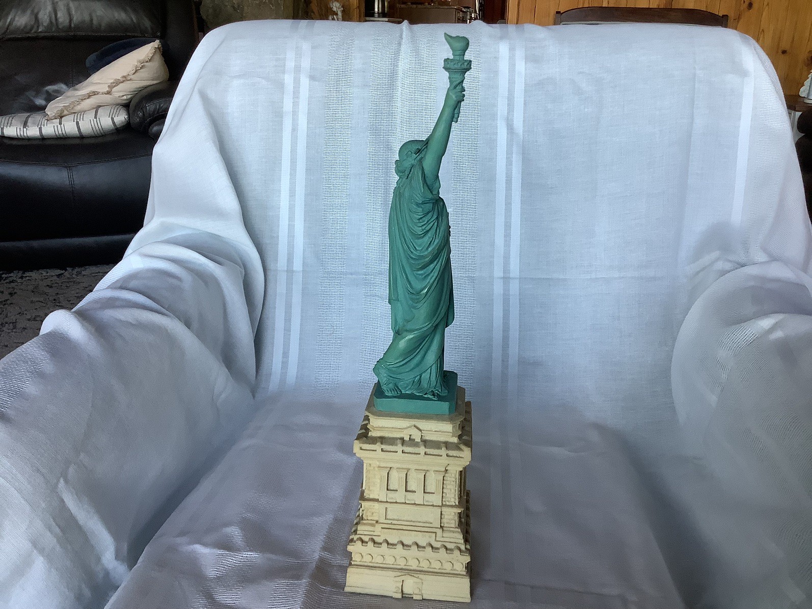 Alva-Barrett Colea Inc Statue of Liberty Resin Figurine Green Beige 1982