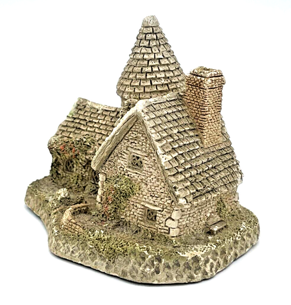 David Winter Cottages “The Vicarage” 1985 Retired 1995 Miniature Great Britain