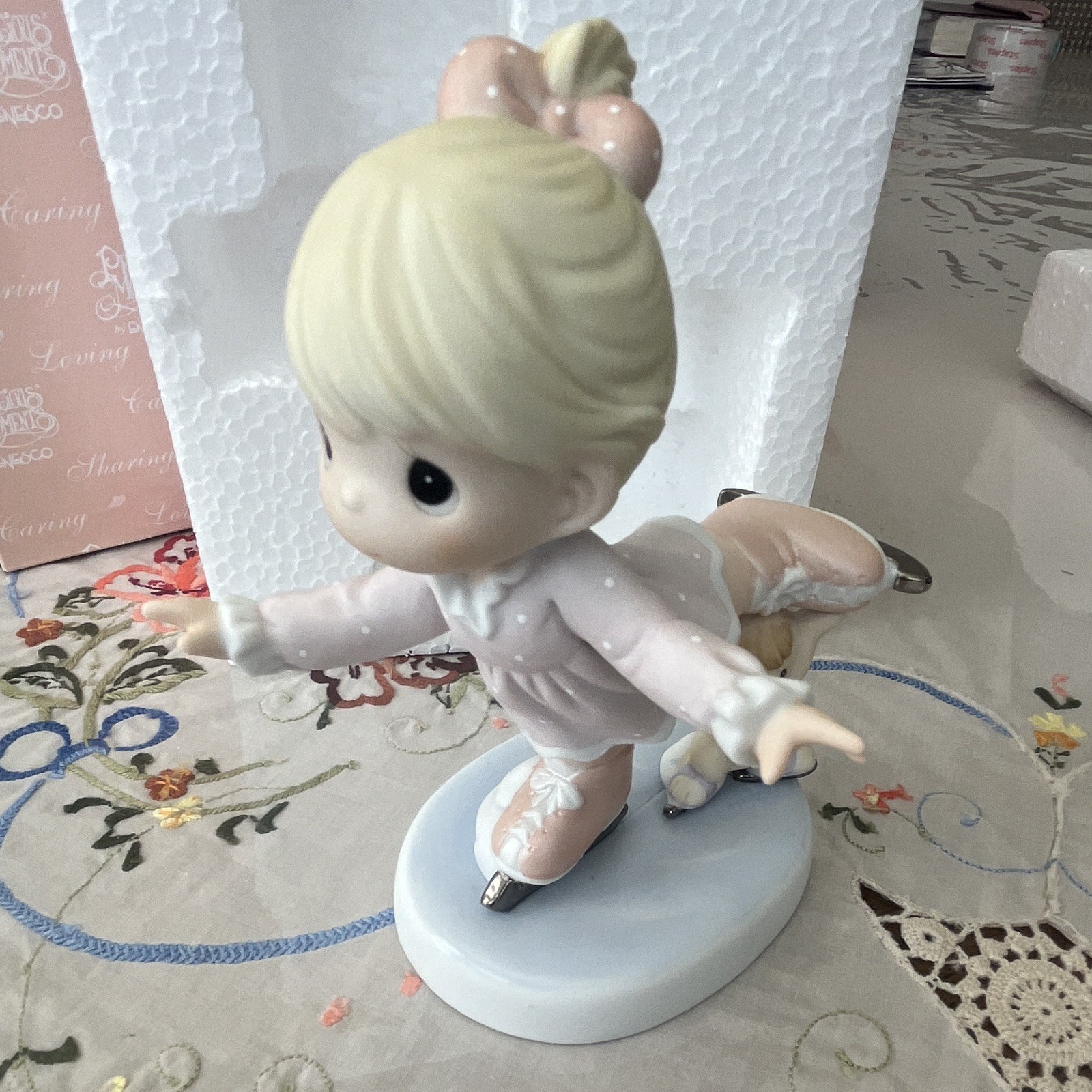Precious Moments A Little Help Goes A Long Way Porcelain Figurine Boxed 2004