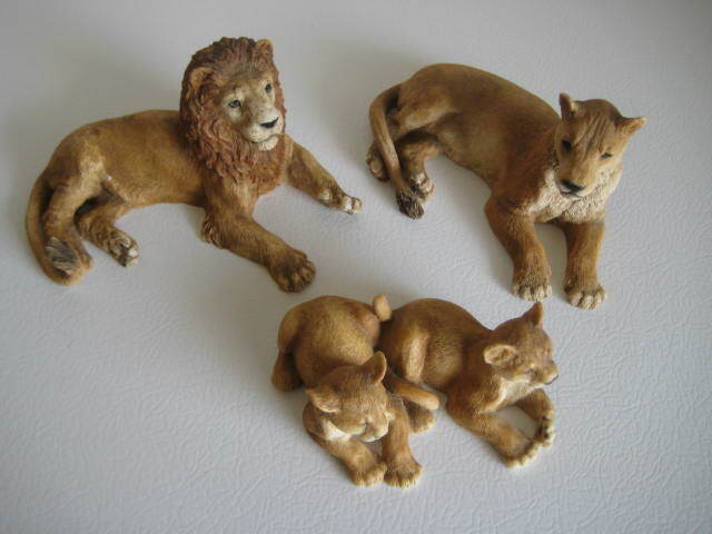 Vintage Castagna Italy Lion Lioness Cubs Figurines Sculpture Set of 3 VGUC