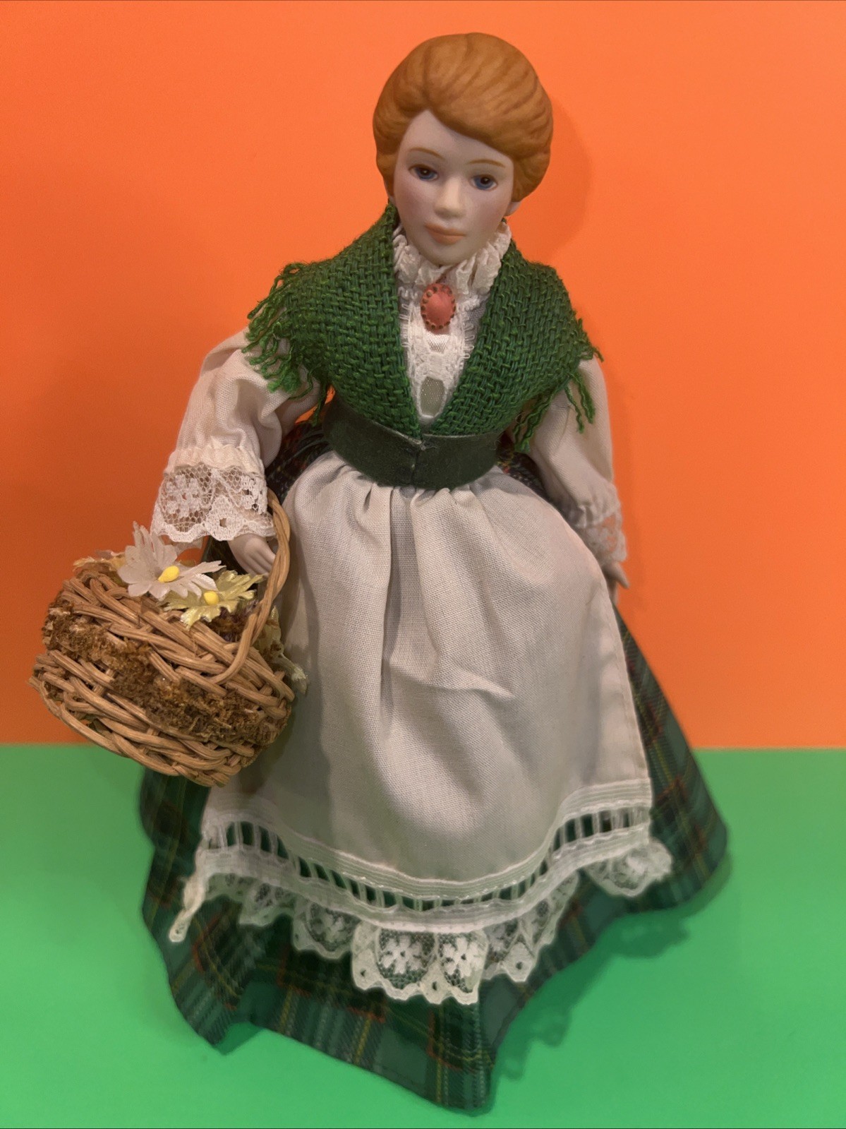 Vintage Avon Irish Scottish Porcelain Doll Figurine 8″ Tall