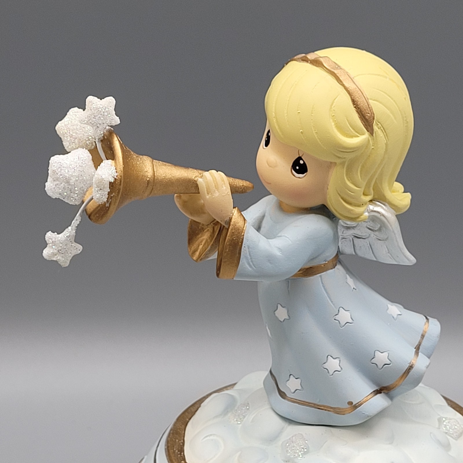 Precious Moments Trumpeting Angel Musical “Hark the Herald Angels Sing” in Box