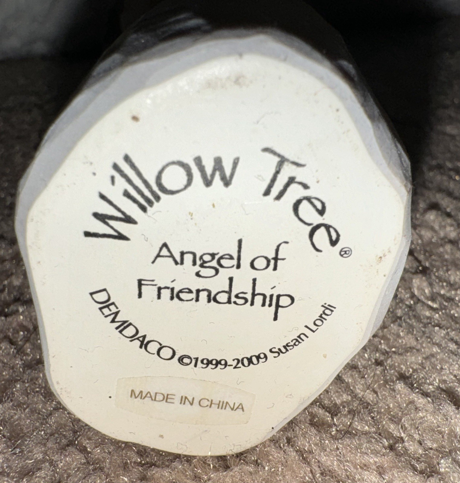 Willow Tree Angel of Friendship Hand Painted Resin Figurine by Susan Lordi 1999