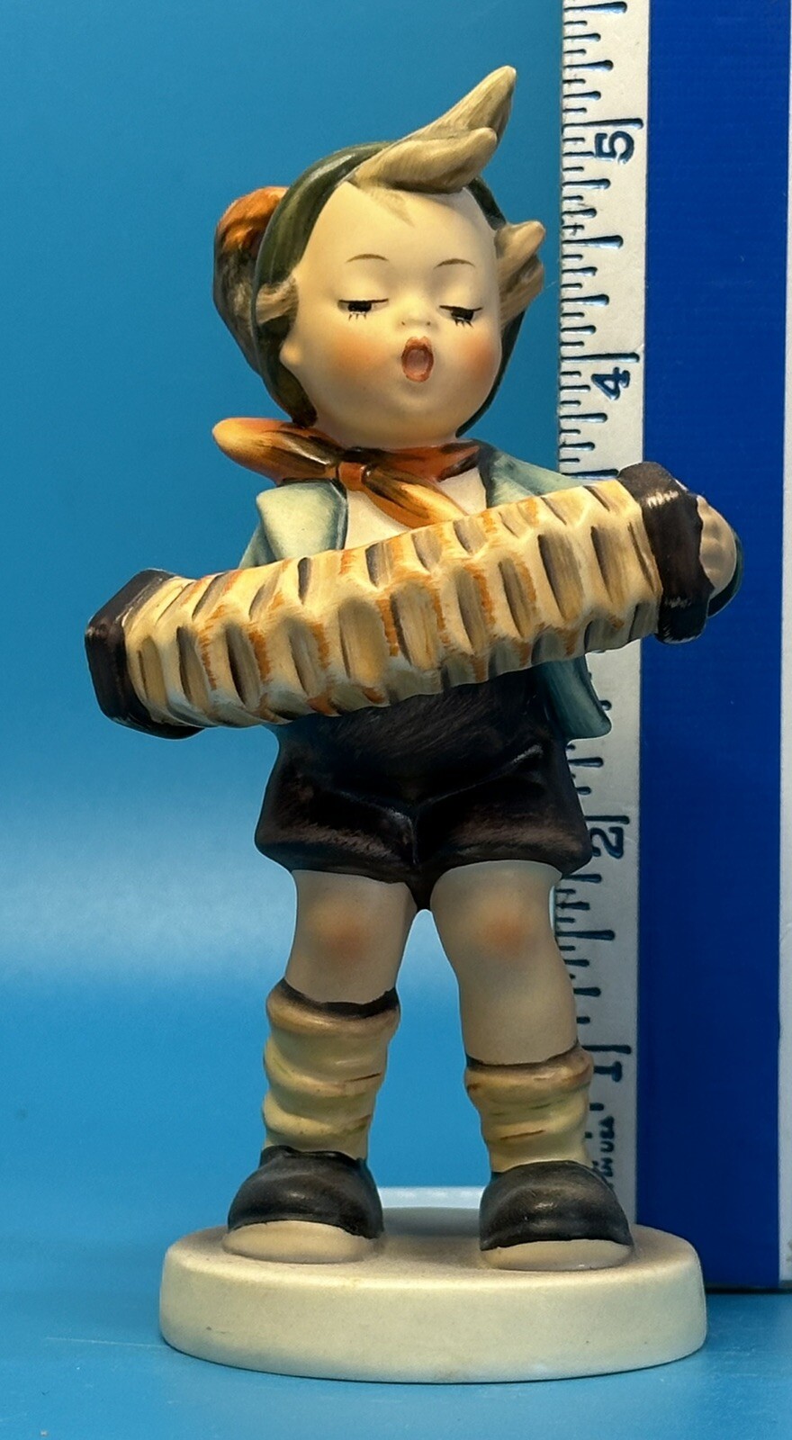Vintage Goebel M.I. Hummel Figurine “Accordion Boy” Hum 185 TMK-3 West Germany