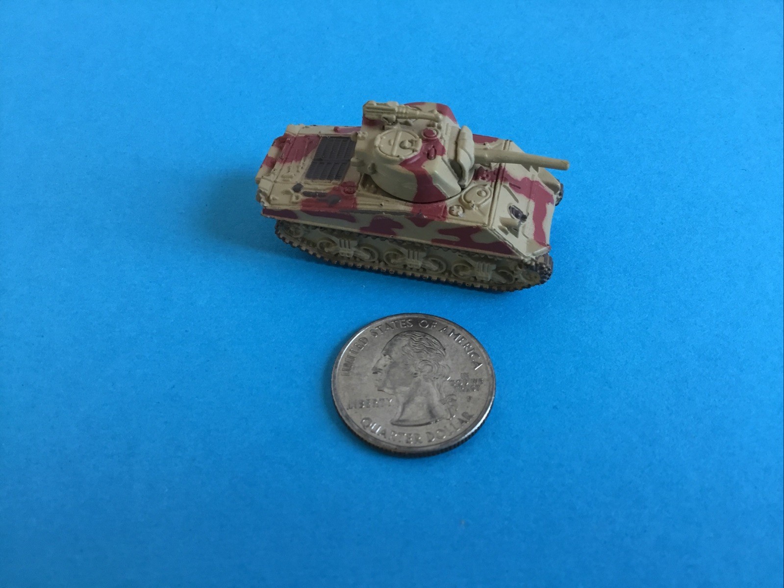 GREAT TOYS INC. GTI 2″ l x 3/4″ w x 1″ t Tan Plastic Micro Machine Tank 1998