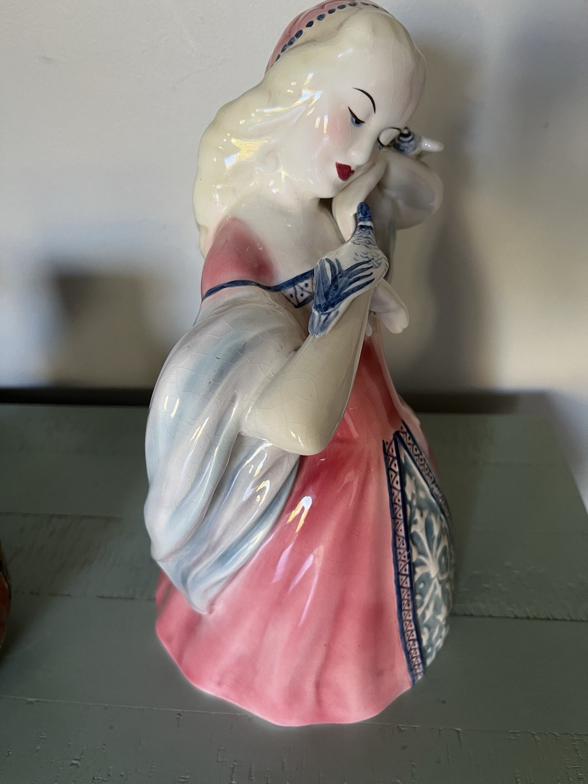 Goldscheider Everlast Figurine VENICE Juliet W/Doves Renaissance 12” Damage