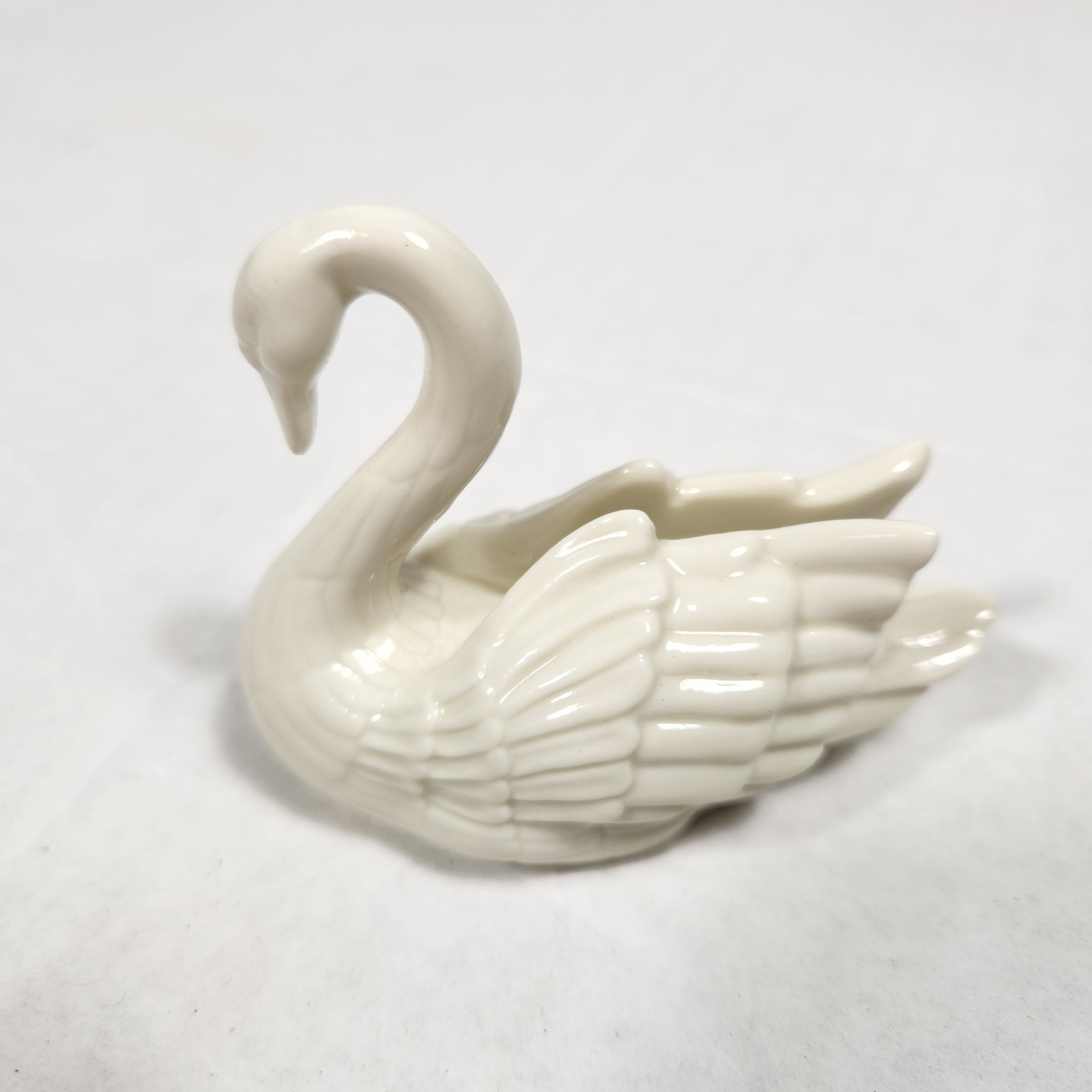 Lenox Mini Porcelain Swan Ivory Place Card Holder/Cake Topper