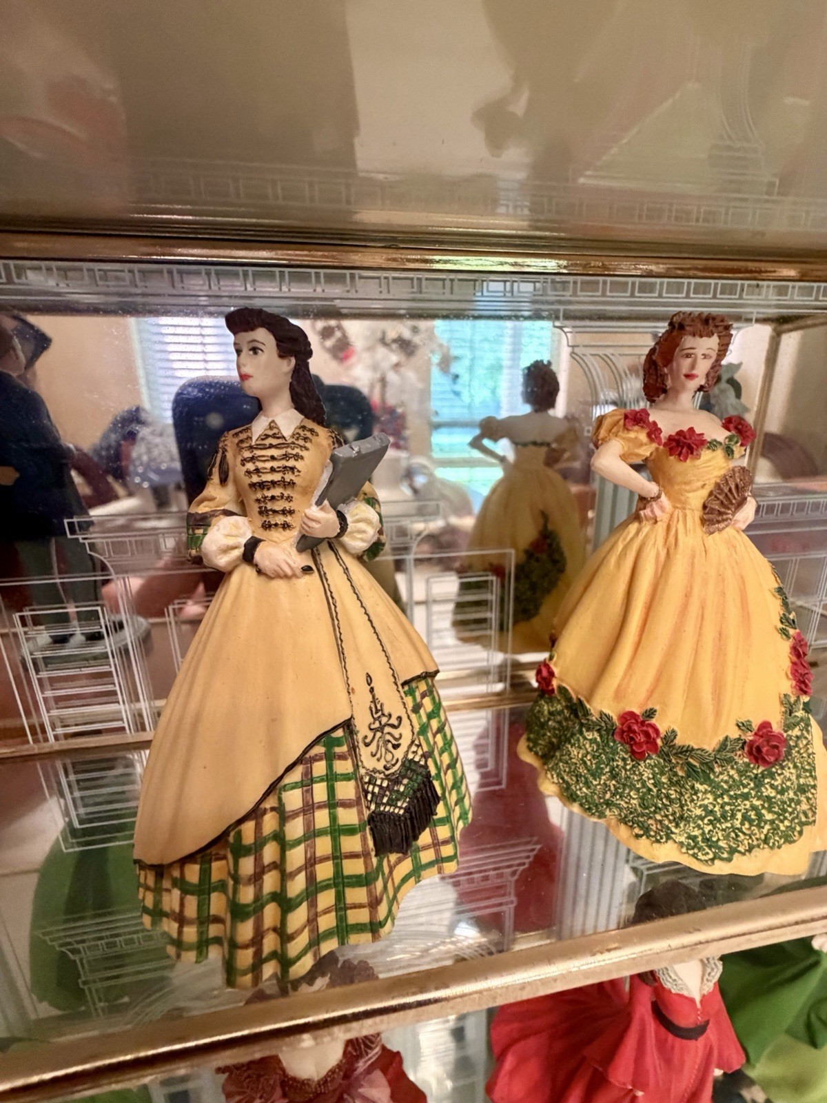 Franklin Mint Gone With The Wind Set of 15 Figurines with Display Shelf Case