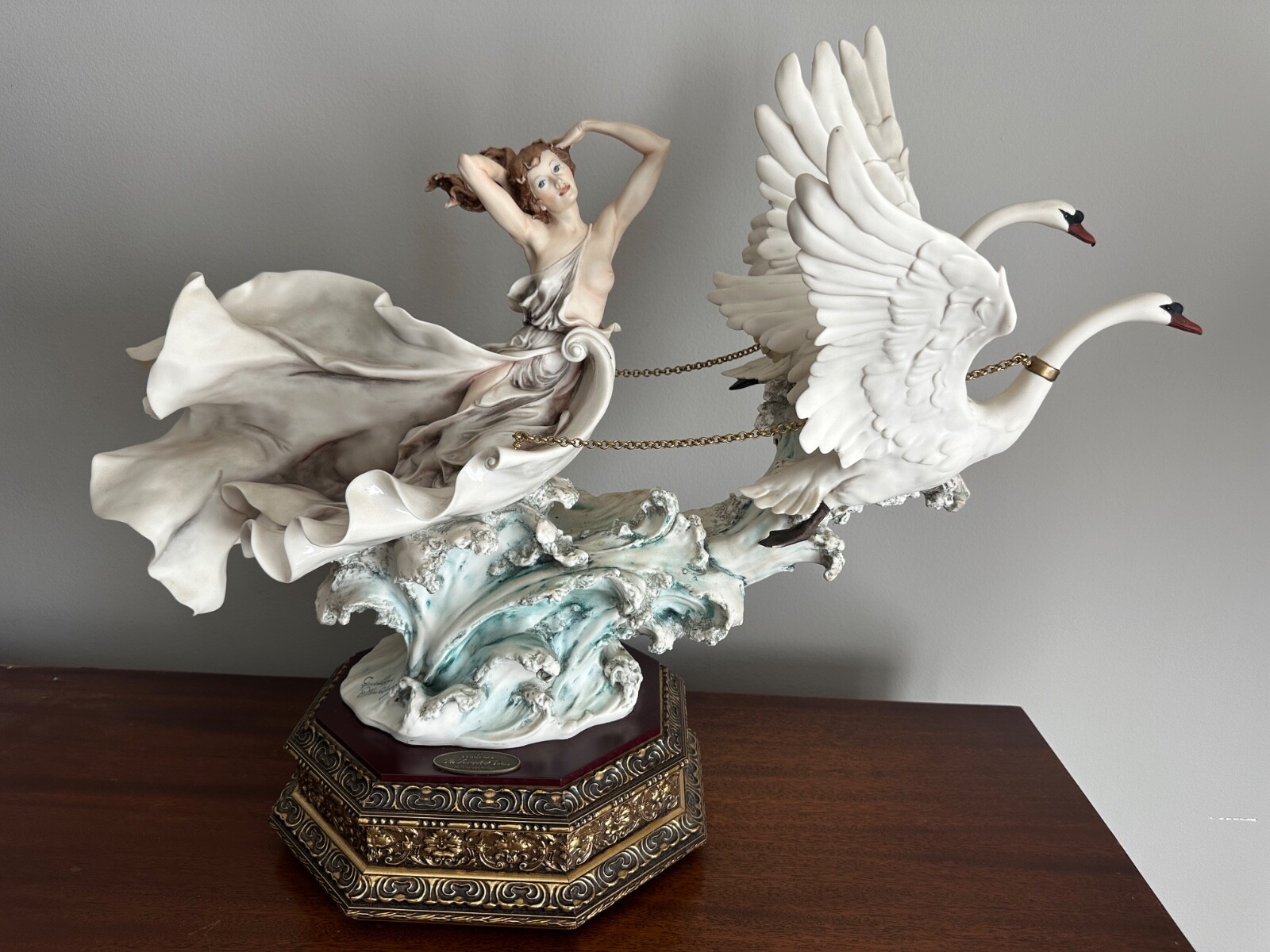 VINTAGE 2000 Florence Giuseppe Armani “The Triumph of Venus” Sculpture #1530C
