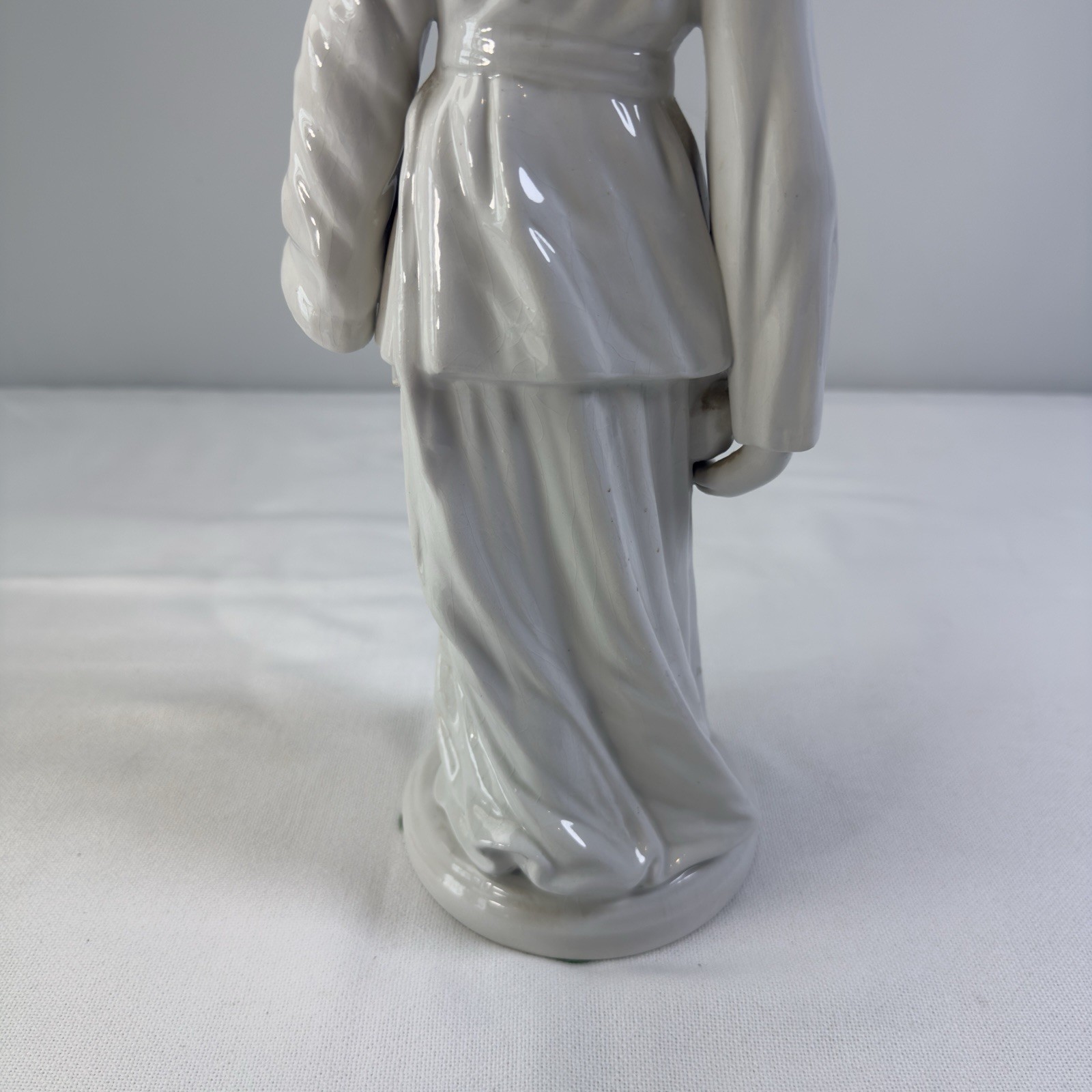 Ethan Allen White Porcelain Statues Set of 2 Italy Asian Figurines 16” RN 48864