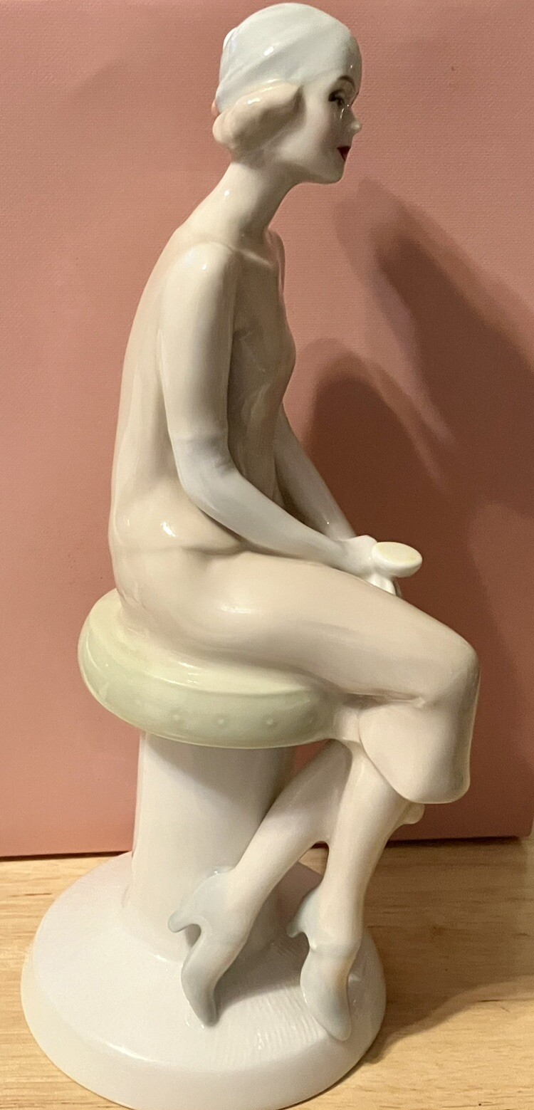 Royal Doulton porcelain statue “Cocktails” HN 3070, 11.25 In L Vintage Perfect!
