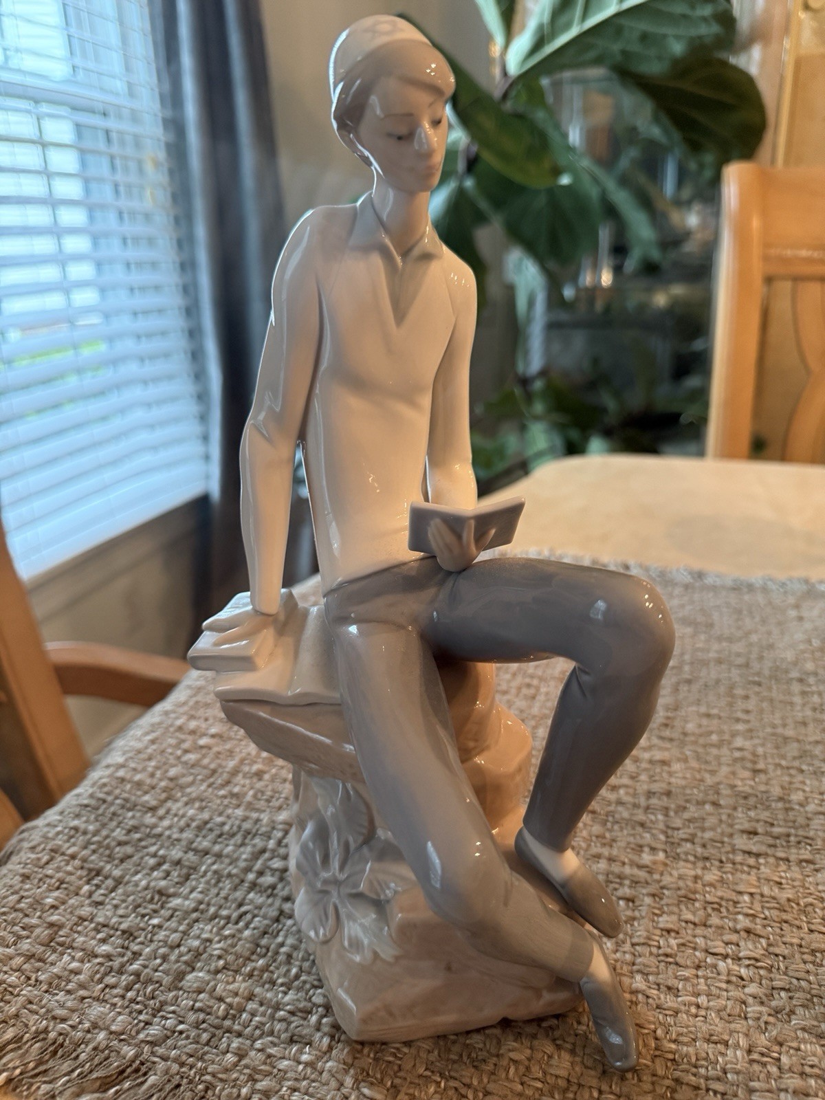 Lladró Vintage Porcelain Hebrew Bar Mitzvah Boy Reading Torah Judaica 4684