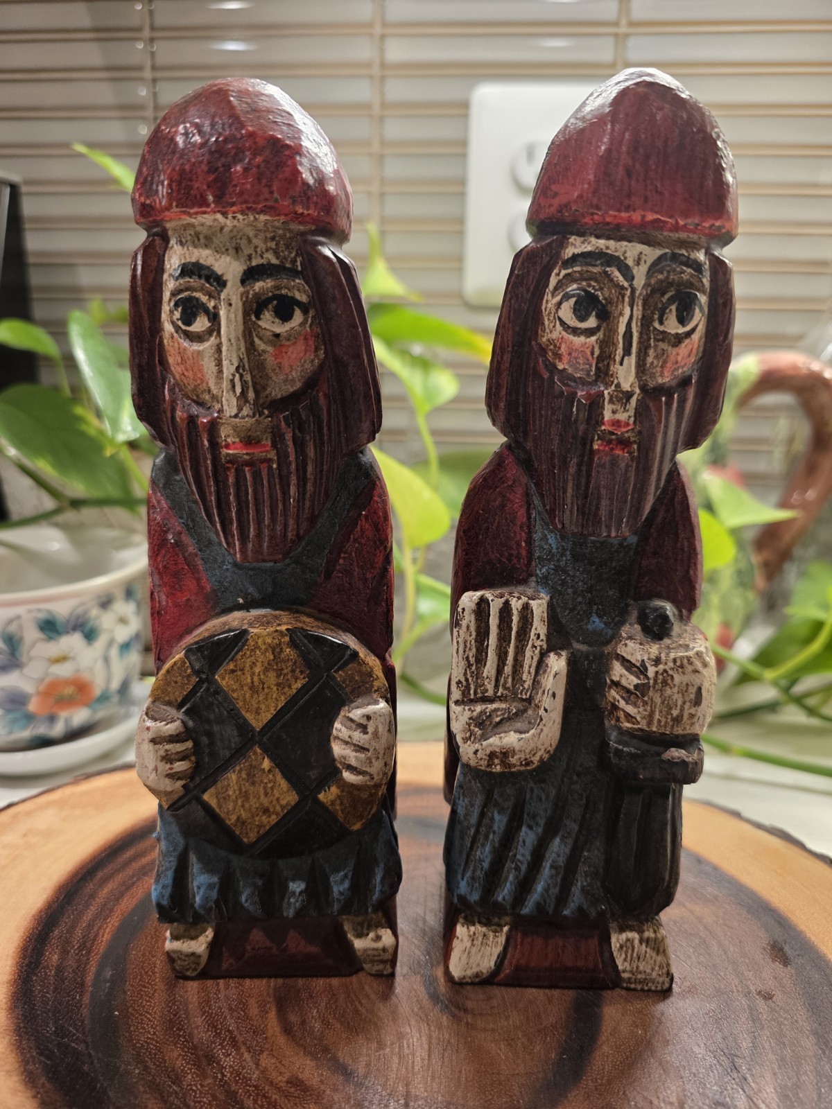 VTG Set 2 Hand Carved Wood Statues Folk Art Spanish Crusaders