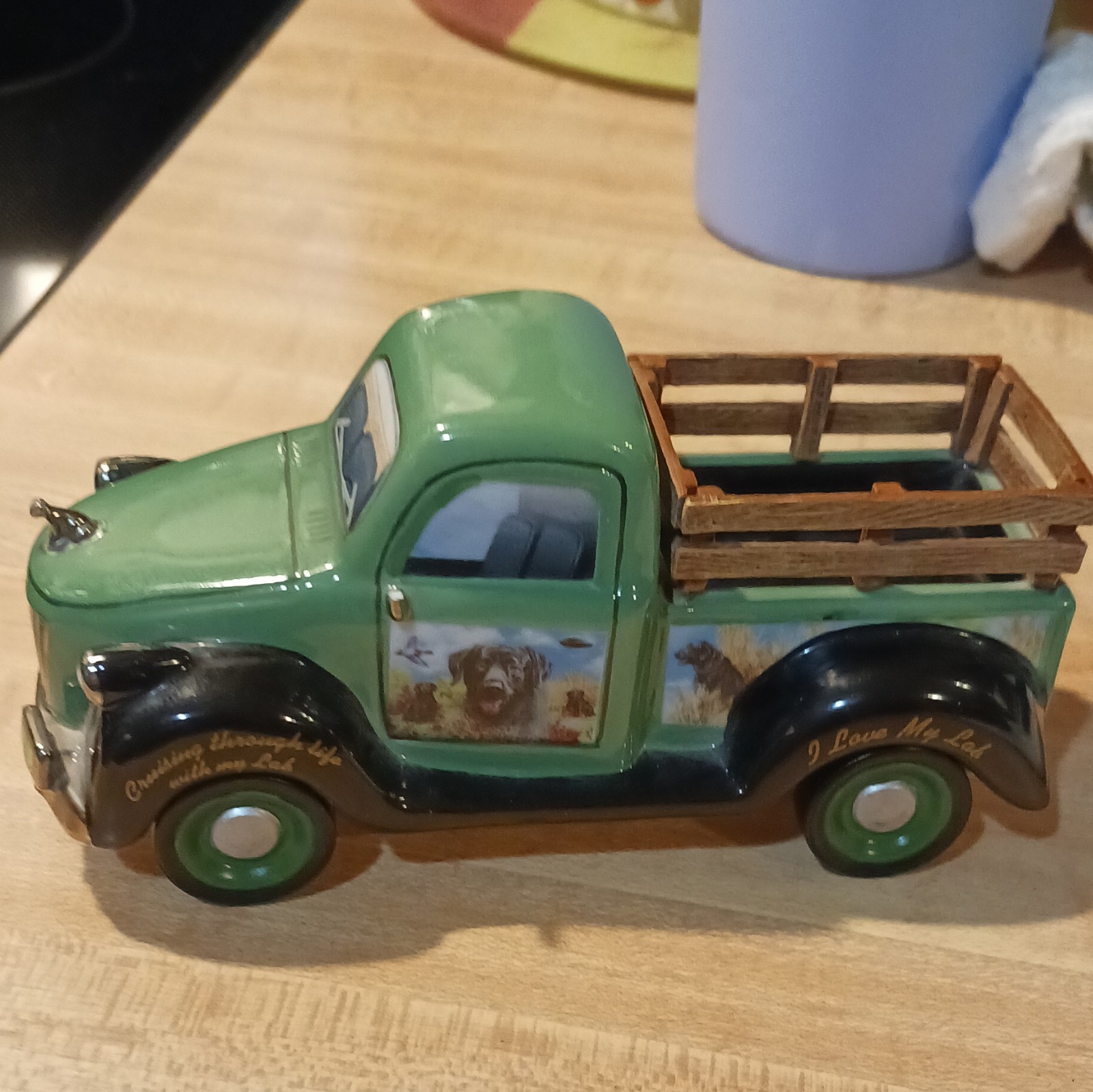 Ardleigh Elliott Millbox Lab Pickup Truck Figurine Green Music 2003 Anzalone