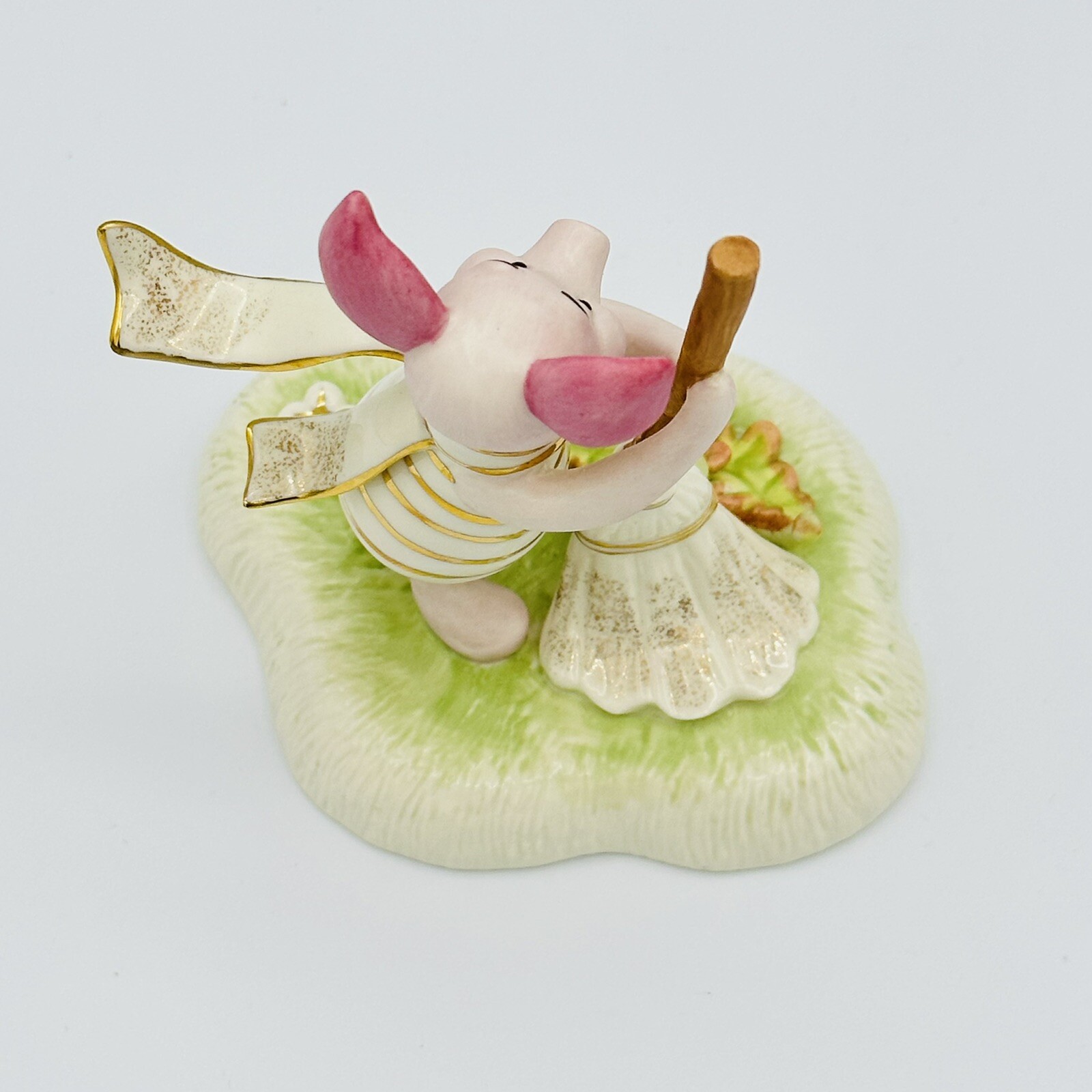 Lenox Walt Disney Showcase Piglet’s Clean Sweep Figurine Winnie The Pooh NEW COA