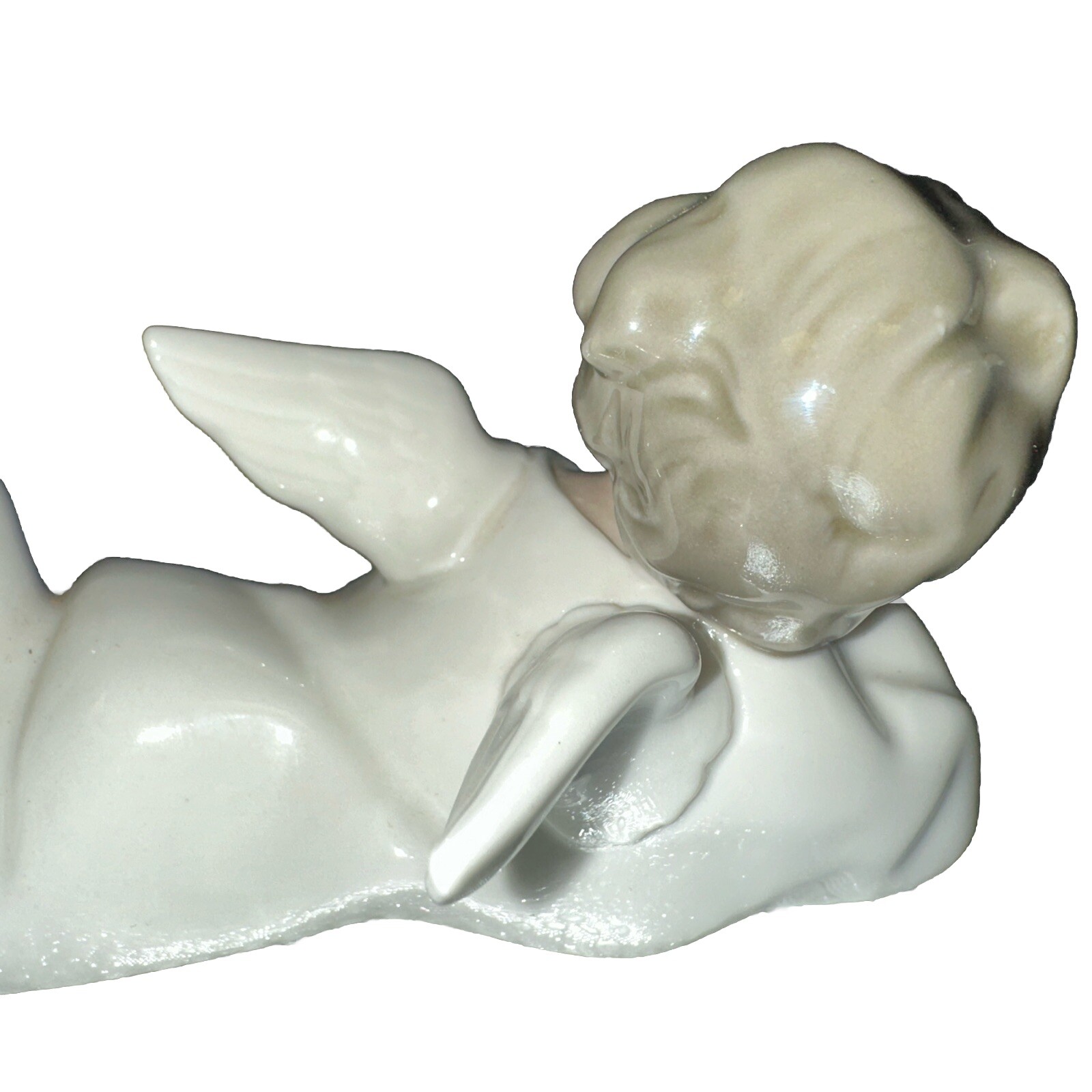 ANGEL LAYING DOWN by Fulgencio Garcia – Lladró #4541 – Retired 2005