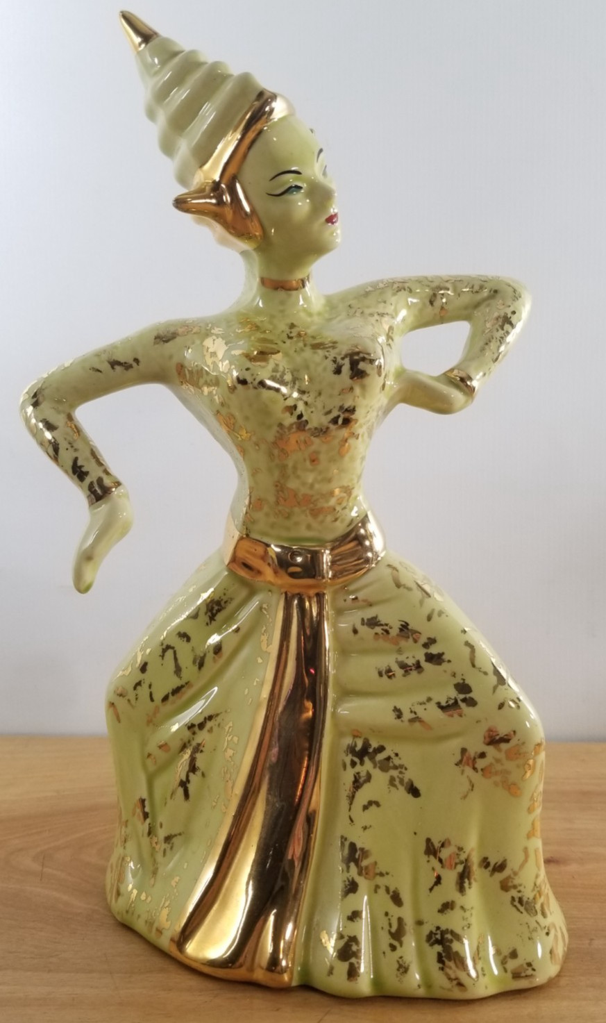 Pair Of Rare Vintage MCM Siamese Thai Temple Dancers Porcelain Figurines Gold