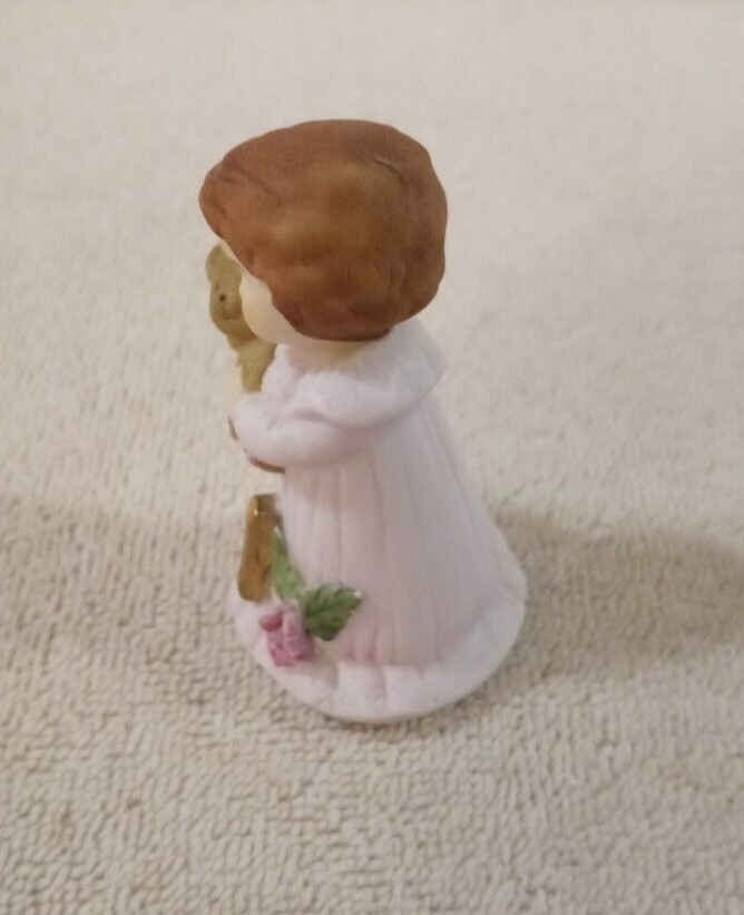 1981 Enesco GROWING UP BIRTHDAY GIRLS brunette/brown hair 2 1/2″ tall age 1 MINT