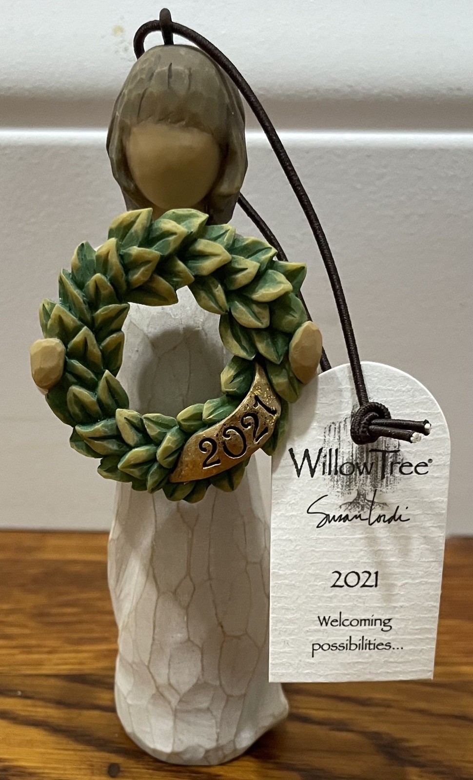 Willow Tree Susan Lordi 2021 Angel w/Wreath Ornament Welcoming Possibilities