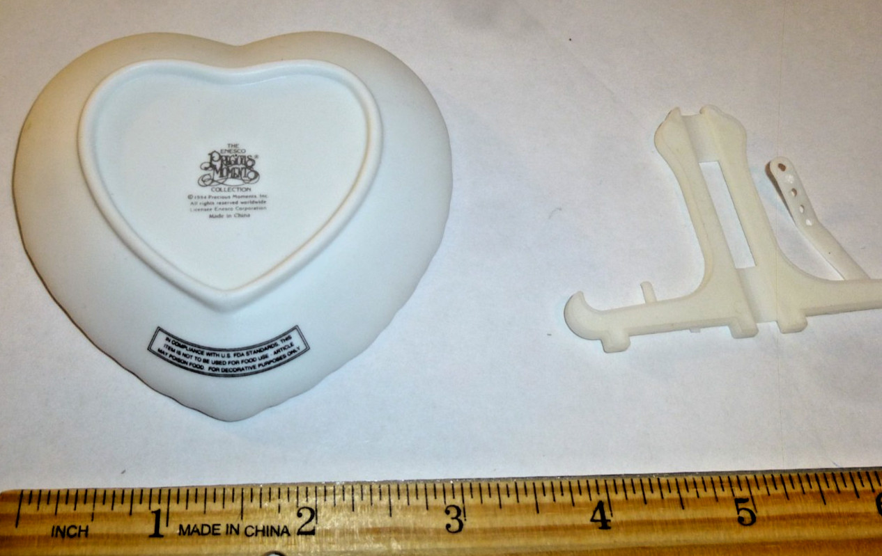 1994 Precious Moments Heart shaped Plaque “You Have Touched So Many Hearts” Box
