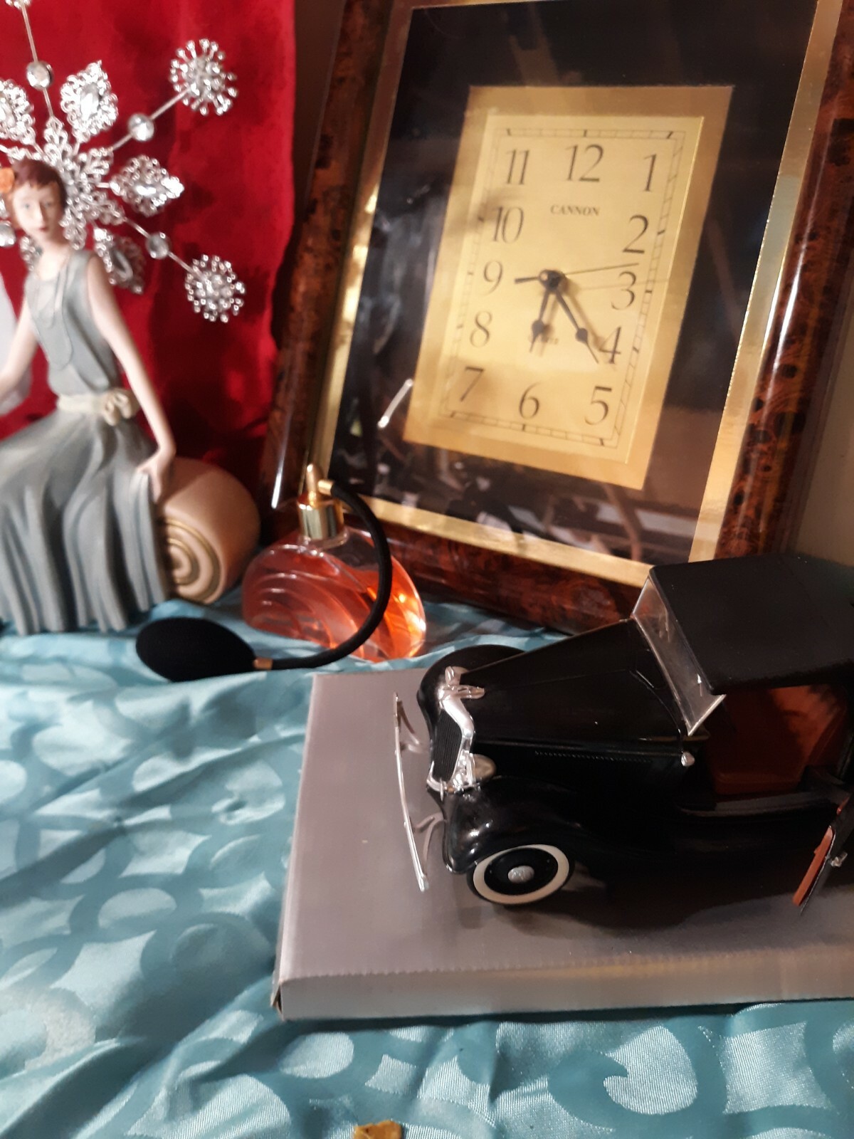 Love Bundle: Figurine, wall clock, ’34 Ford Roadster V8, metal sculpture,perfume
