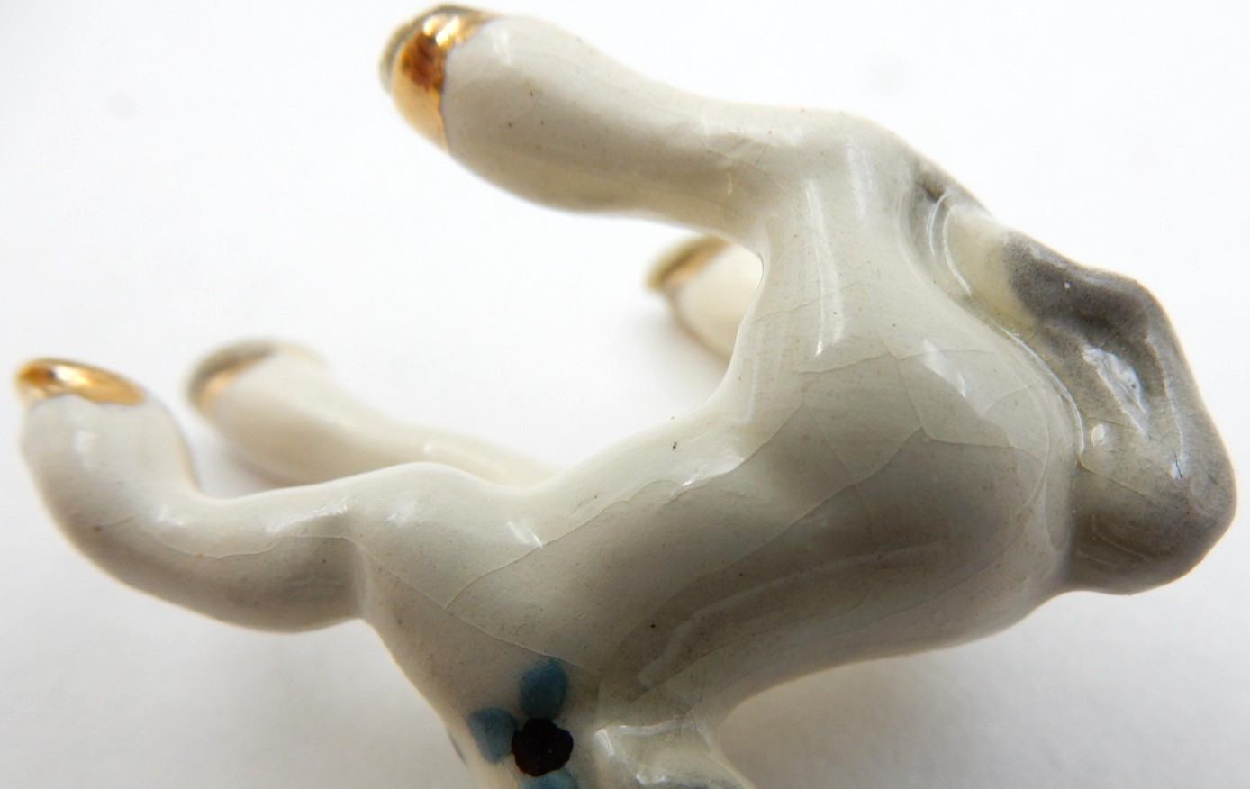 HAGEN-RENAKER MINIATURE BABY UNICORN FIGURINE GOLD HORN HOOVES BLUE FLOWERS USA