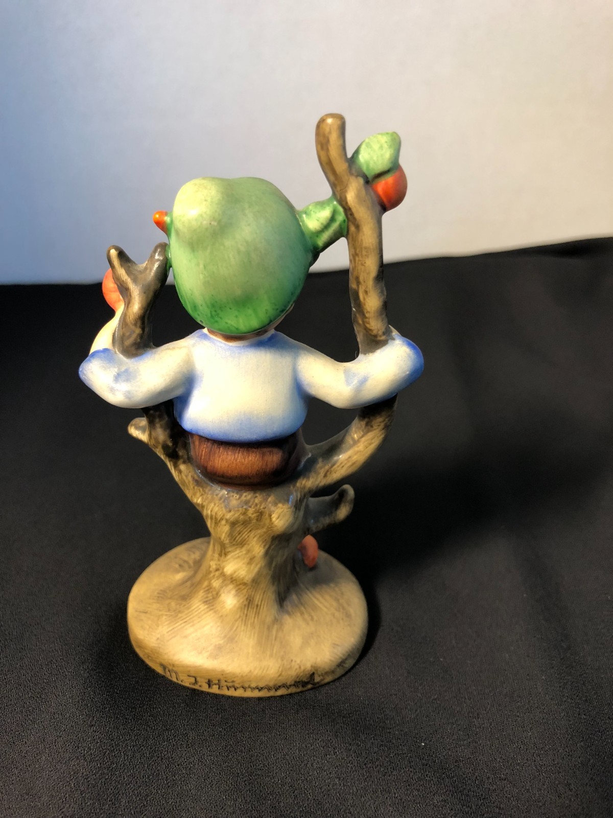 HUMMEL #142 3/0 Apple Tree Boy Full Bee 1950-1959